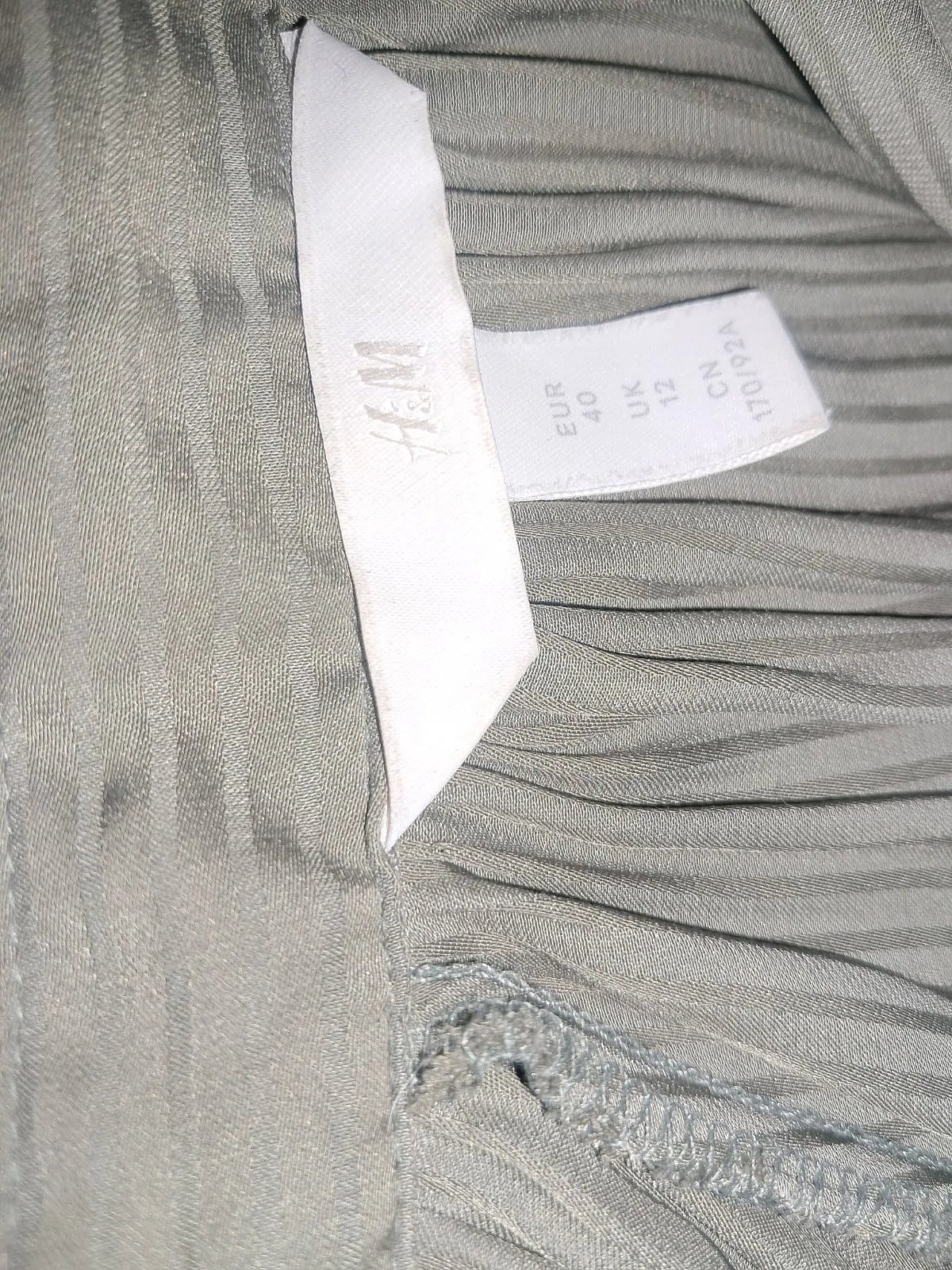 Top Plissé Aħdar Salvja ta' H&M (Daqs M / EU 40) - photo 2