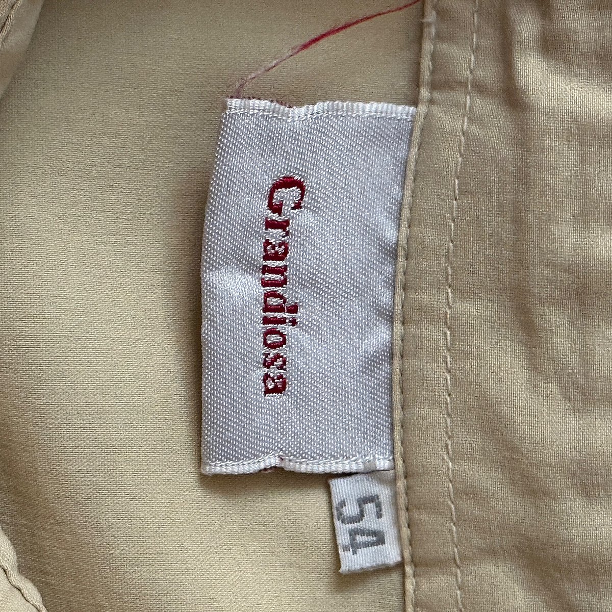 Qmis utilitarju beige bil-buttuni - photo 3