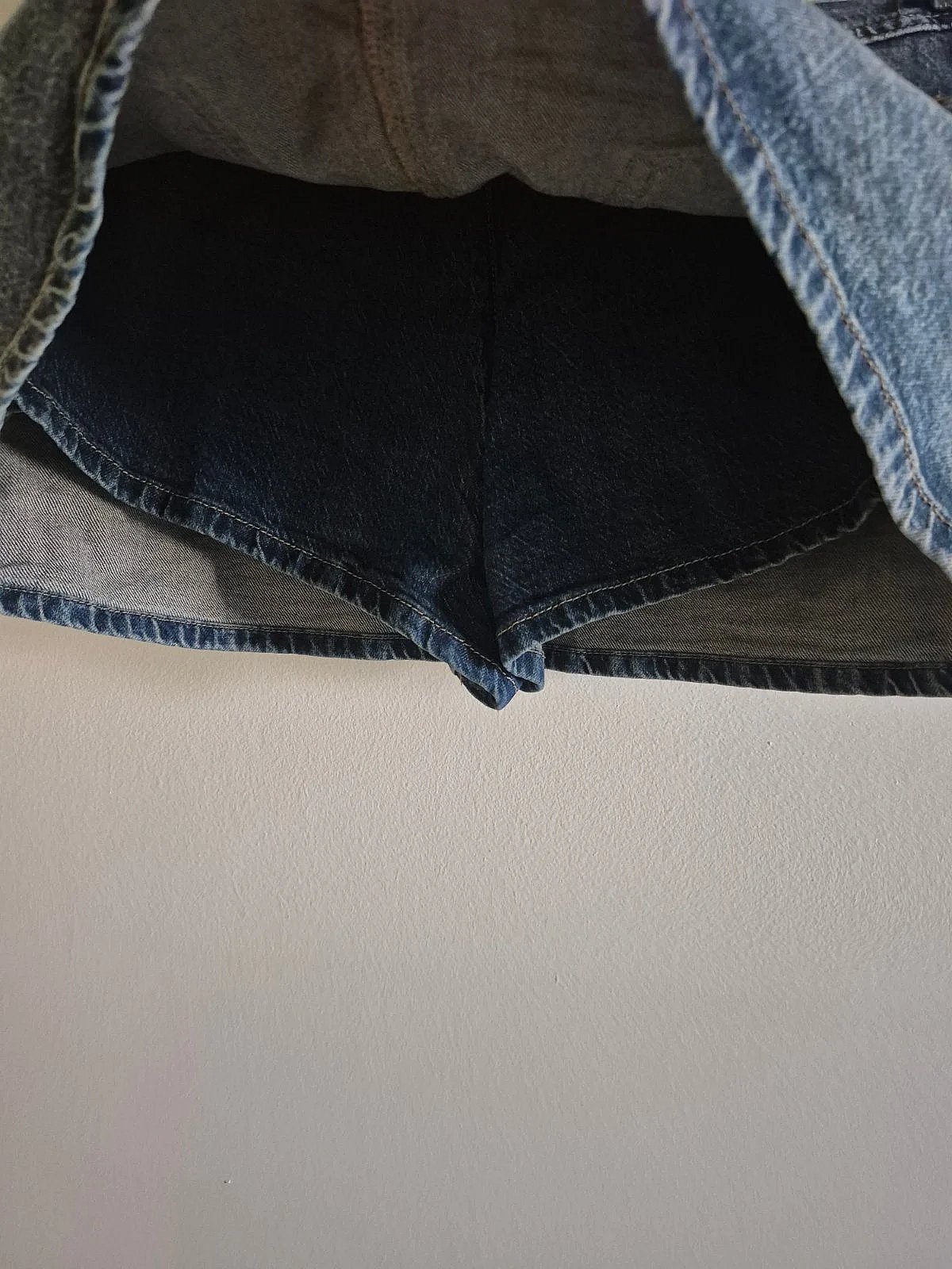 Minigonna in denim Stradivarius con pantaloncini interni - photo 4