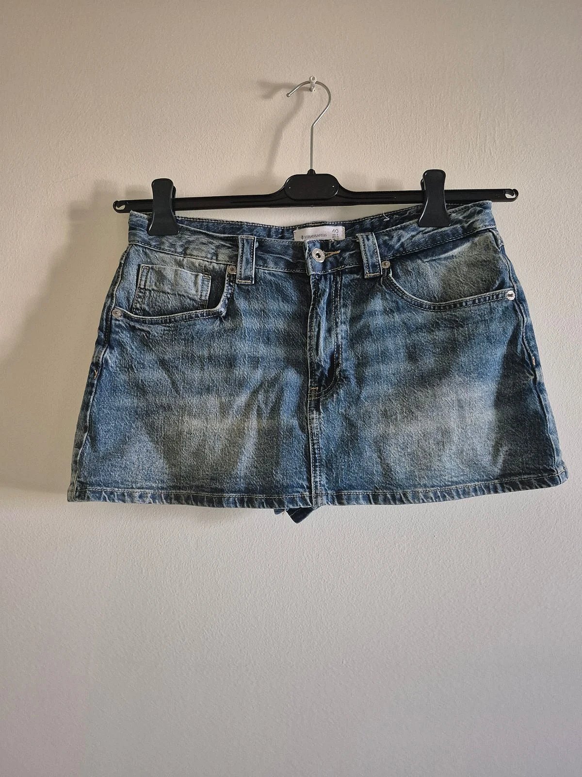 Minigonna in denim Stradivarius con pantaloncini interni - photo 6