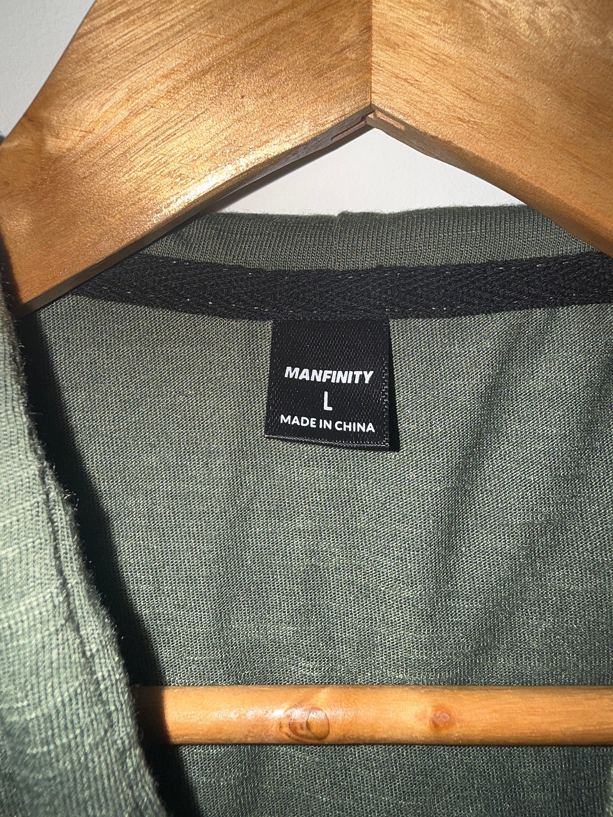 Sudadera con capucha verde de manga corta Manfinity - photo 3