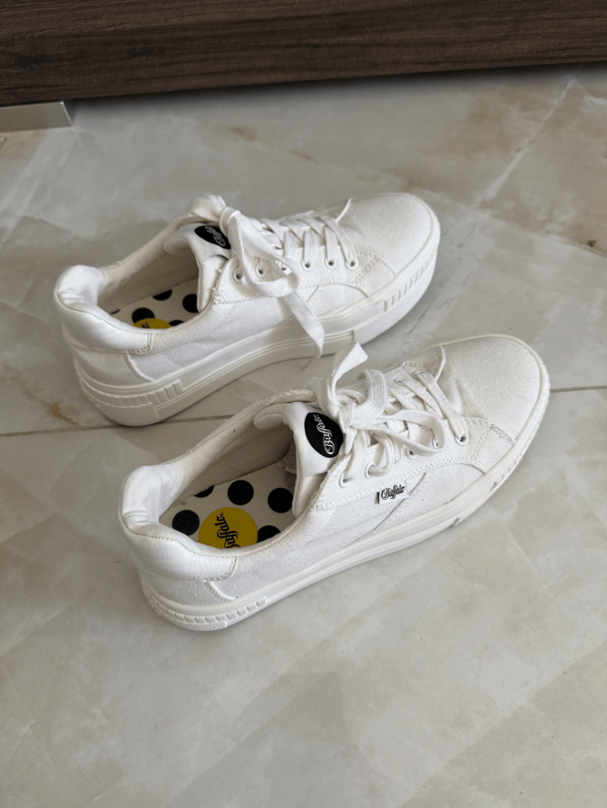 Sneakers vegane con suola in gomma e tomaia in tela Buffalo - photo 7