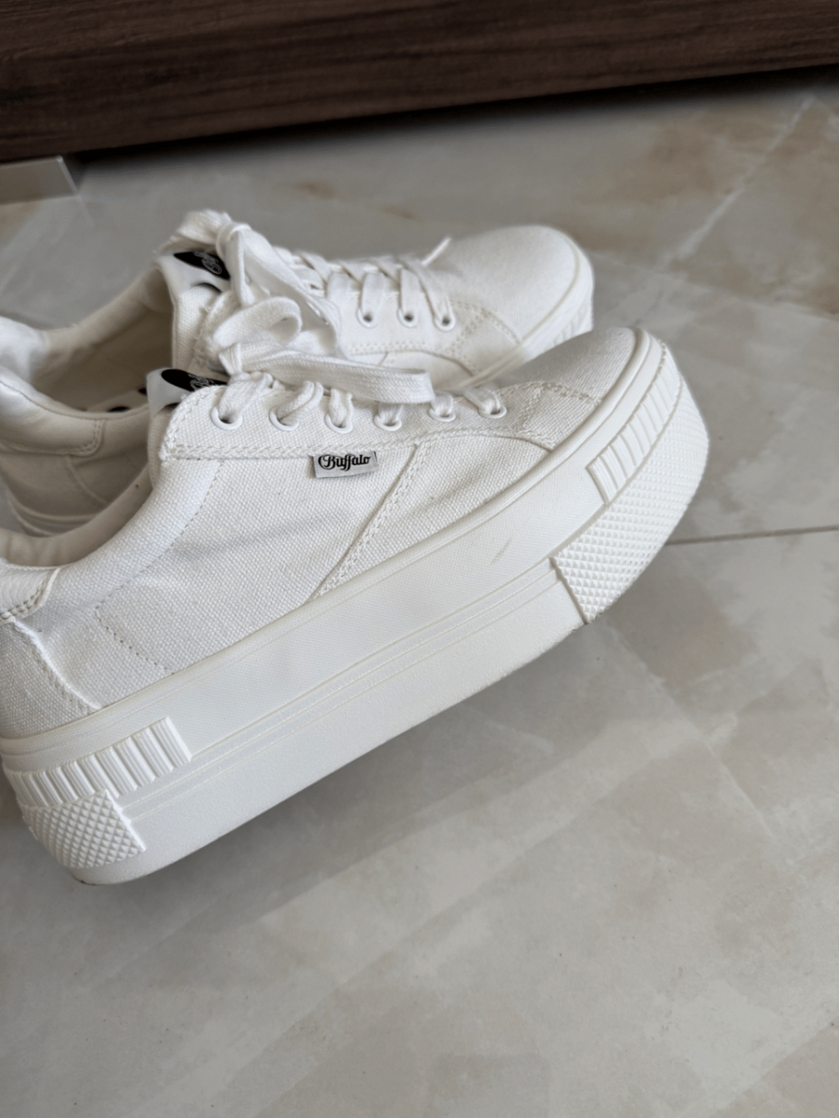 Sneakers vegane con suola in gomma e tomaia in tela Buffalo - photo 6