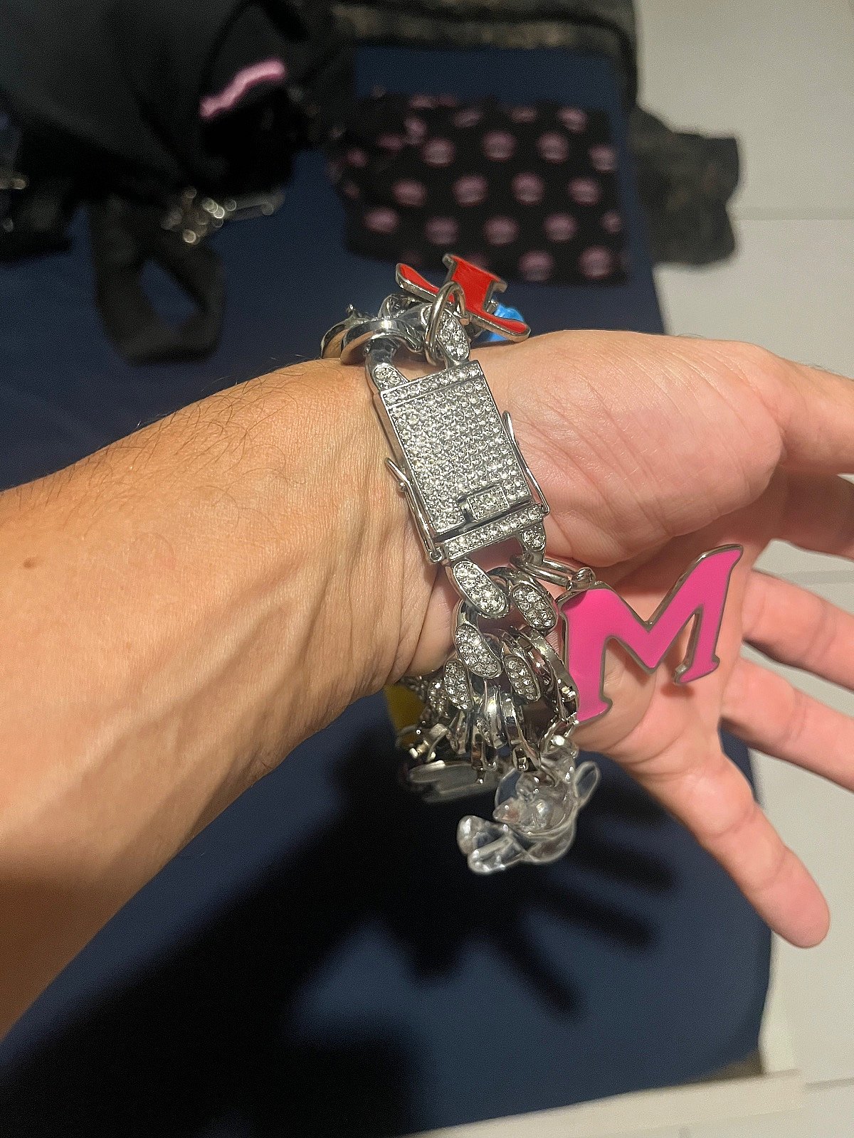 Bracciale Cubalink con ciondoli assortiti in stile funky - photo 6