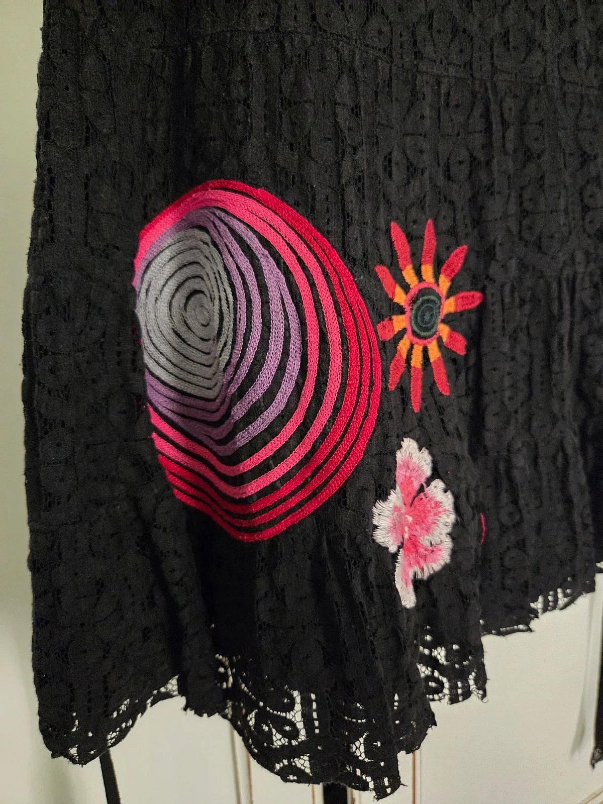 Ilbies tal-Bizzilla Irrakkmat Iswed Desigual - photo 2
