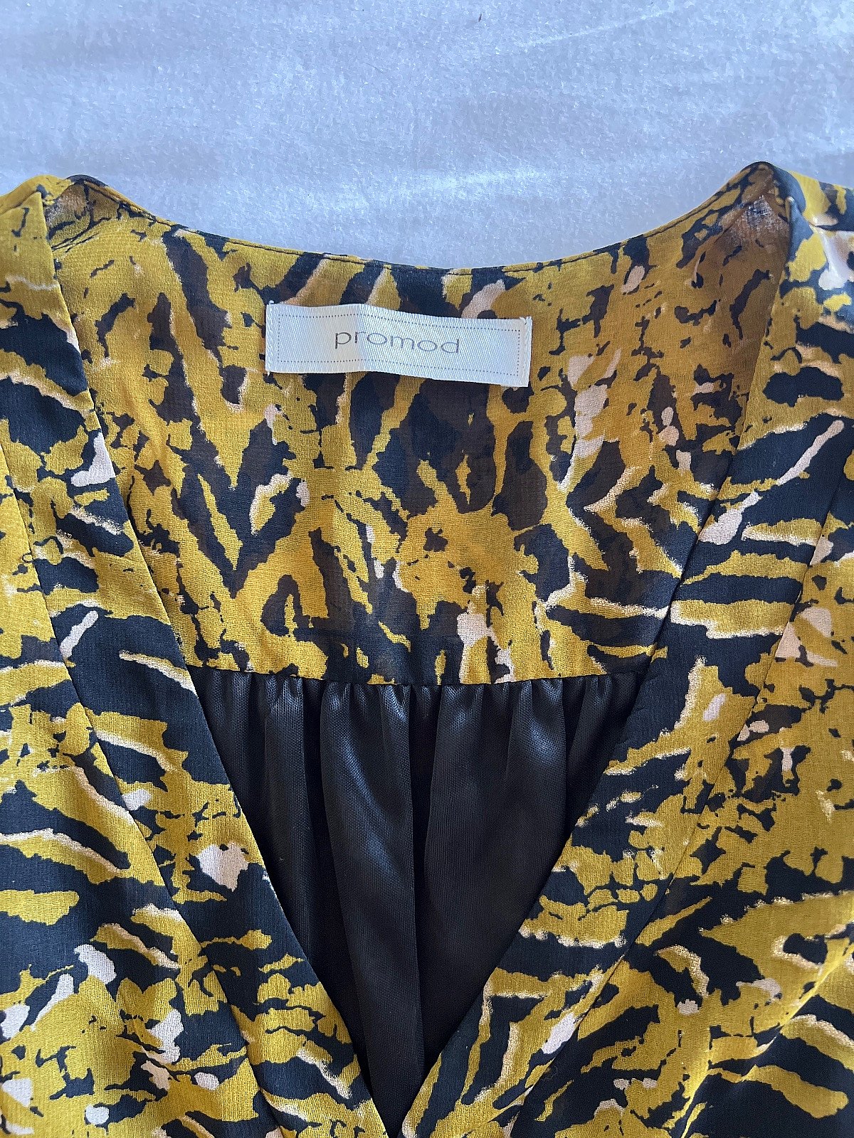 Patterned long-sleeve dress - photo 3