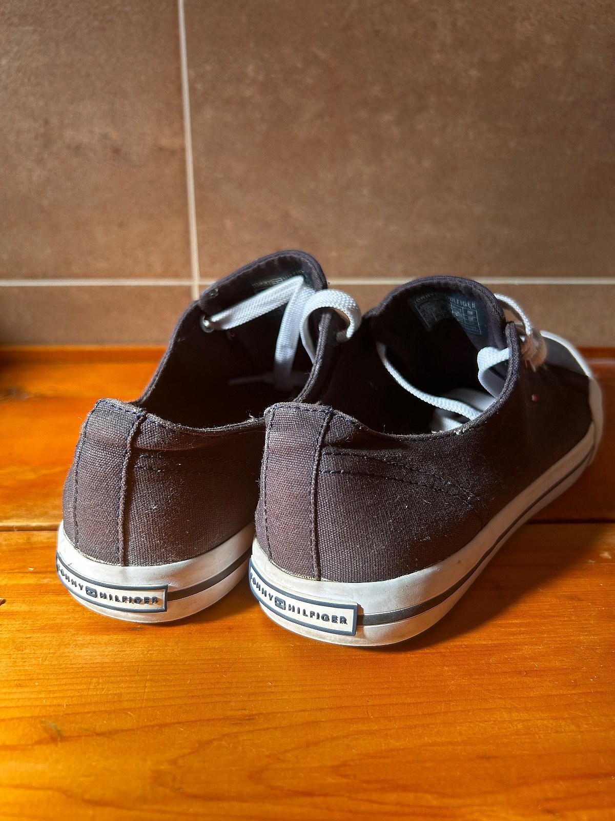 Sneakers tal-Kanvas Tommy Hilfiger - photo 2