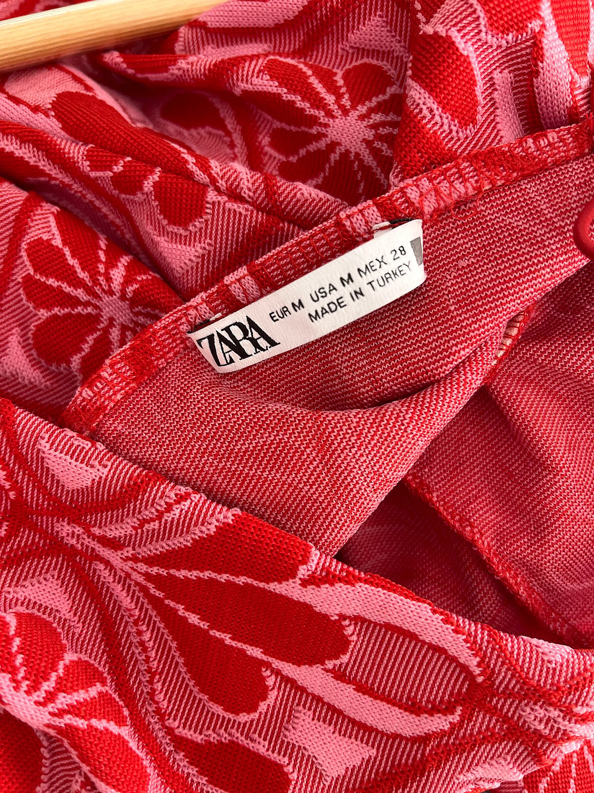 Tuta Zara rossa con motivi e cut-out - photo 5