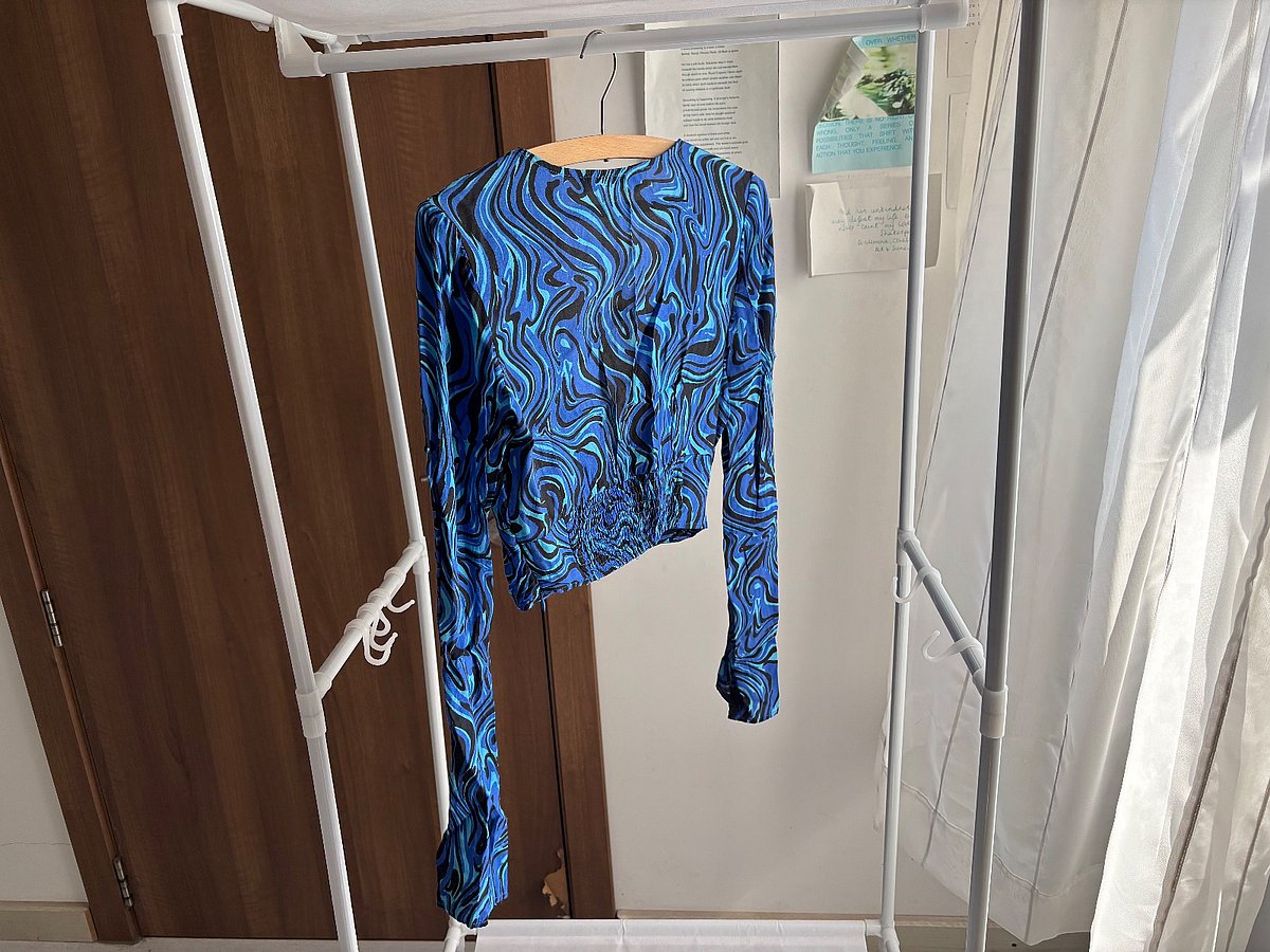 Top Bershka b'kmiem twal bi stampar imdawwar - photo 2