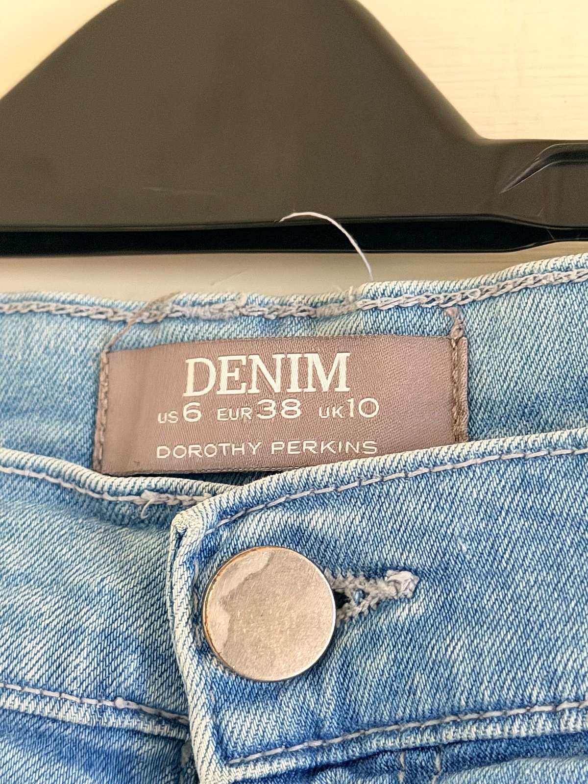 Xorts tad-Denim Irrakkmati ta' Dorothy Perkins - photo 2
