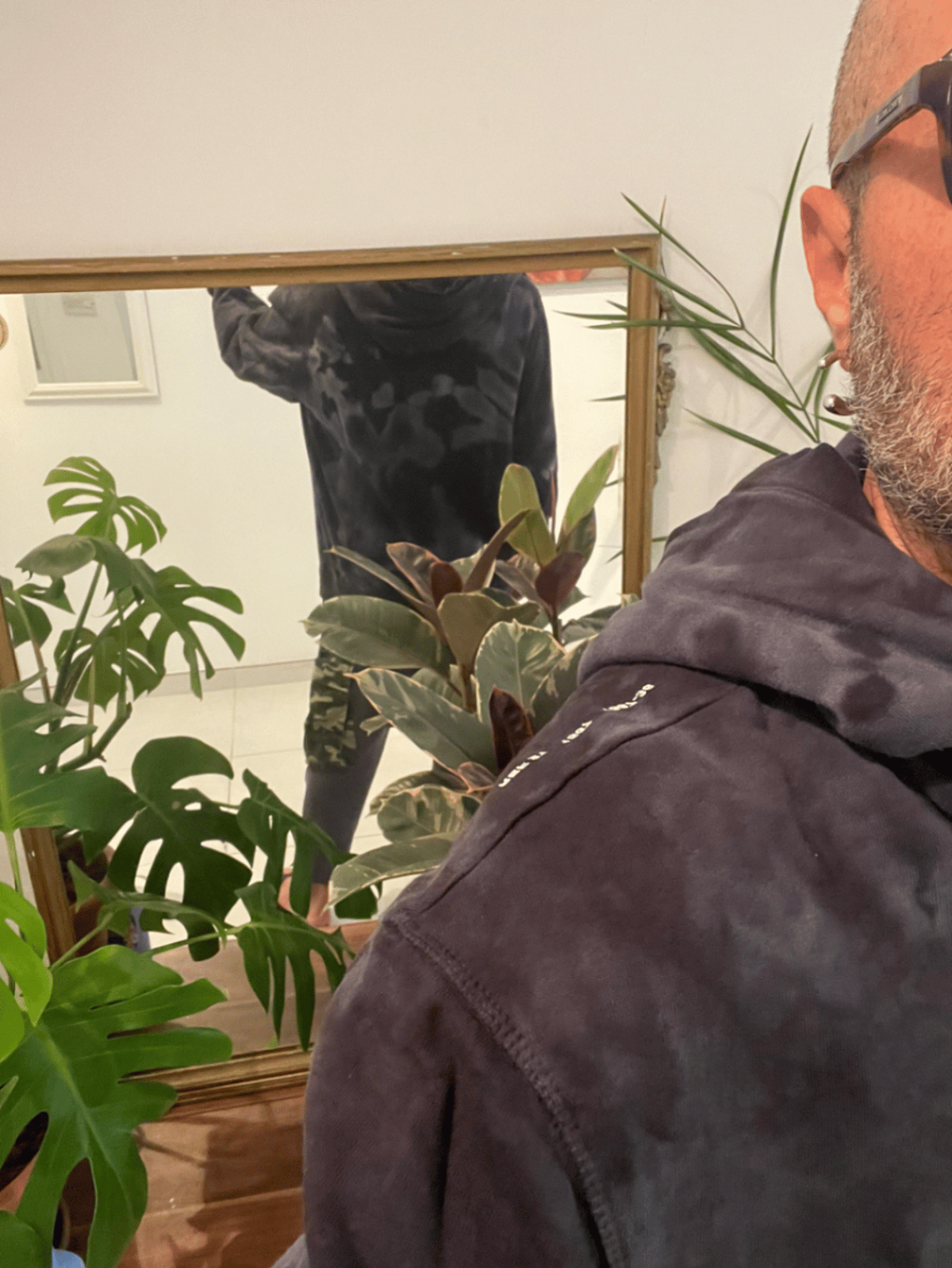 Felpa con cappuccio tie-dye e effetto acid wash - photo 7