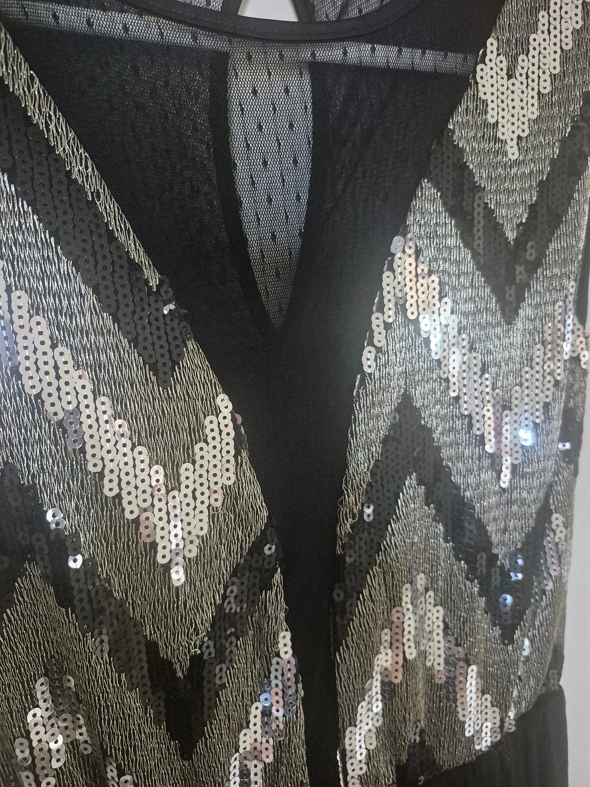 Vestido negro de lentejuelas en zigzag - photo 2