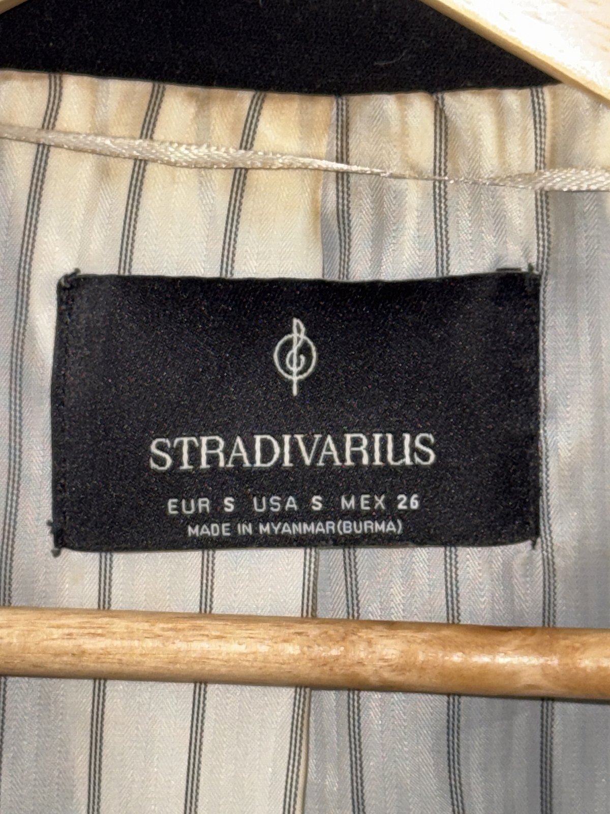Giacca Stradivarius nera con apertura frontale - photo 4