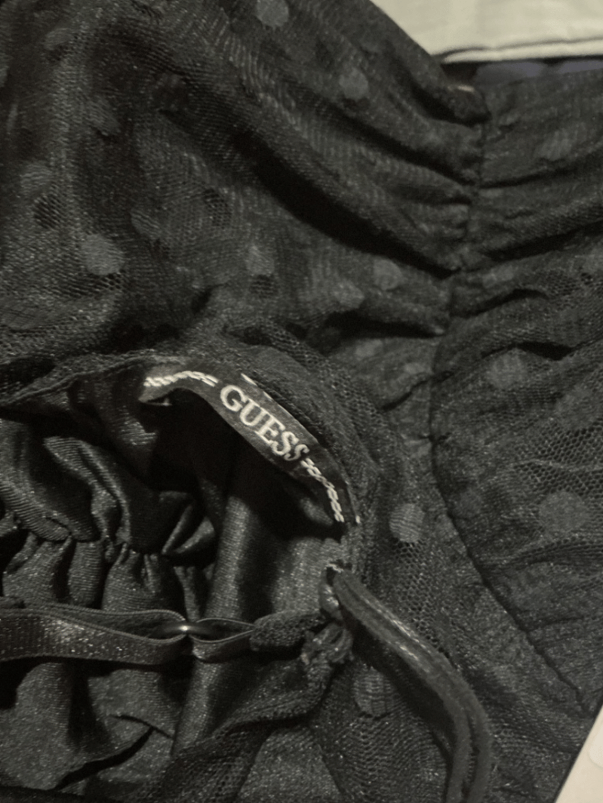 Ilbies tal-malja Guess Iswed bil-Puntini - photo 4