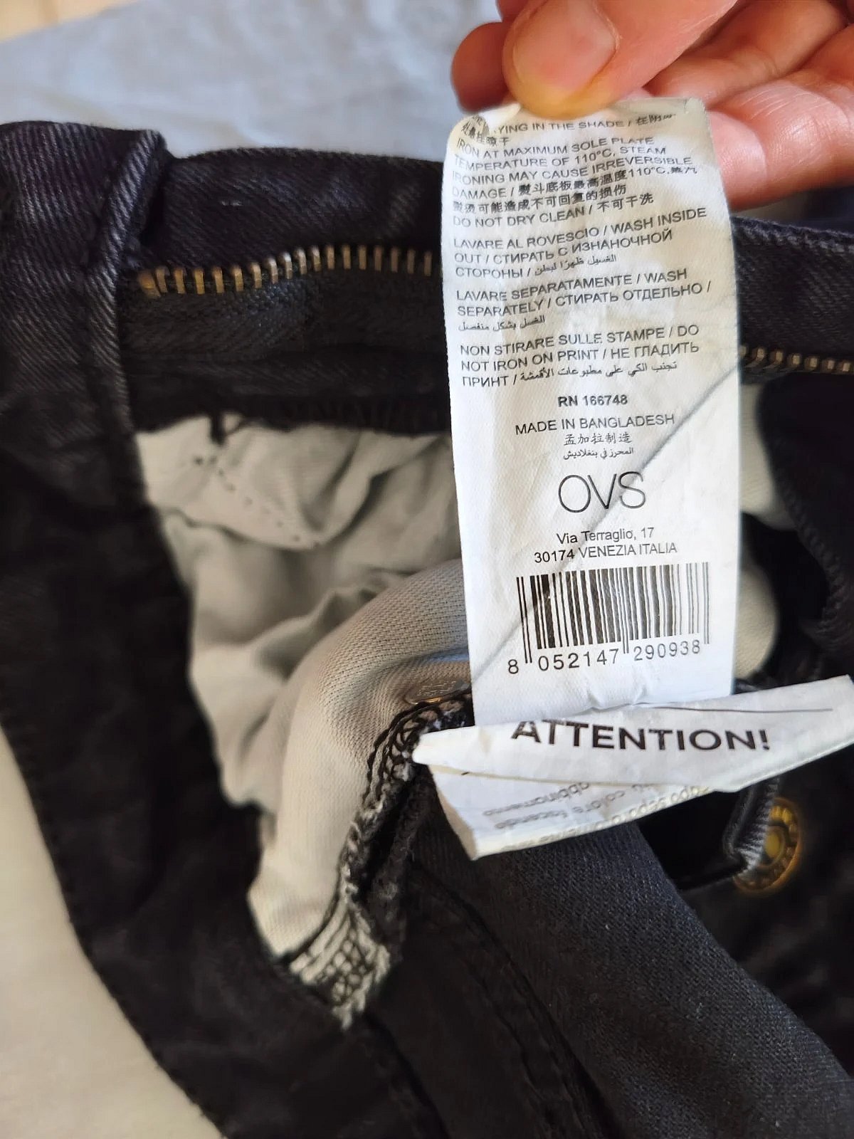 Jeans Iswed Imwessa’ Maqtugħin - photo 3