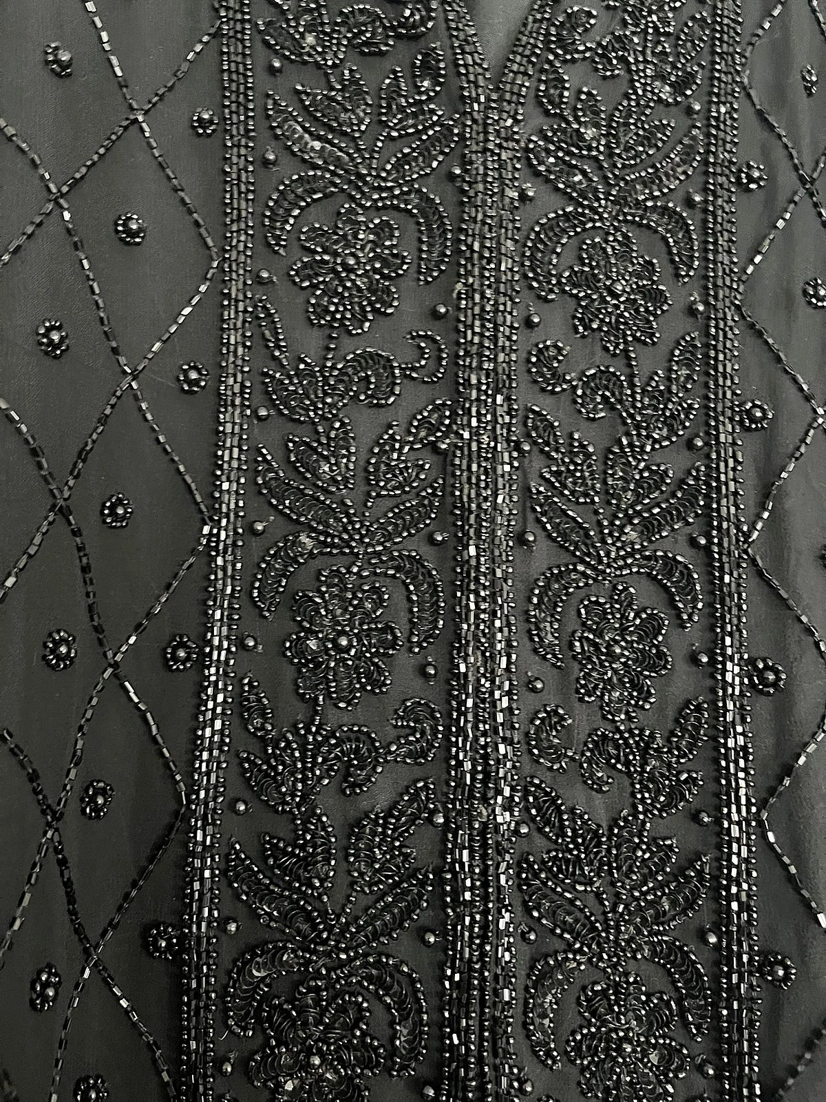 Chaqueta de noche de seda con cuentas negras - photo 3