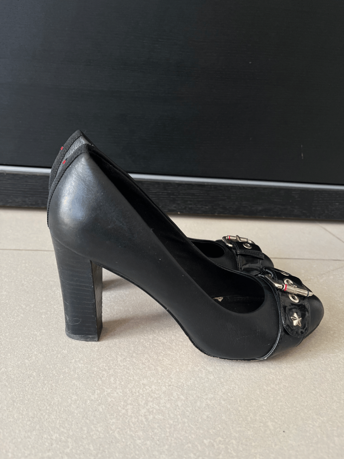 Zapatos de tacón con hebilla de Tommy Hilfiger - photo 2
