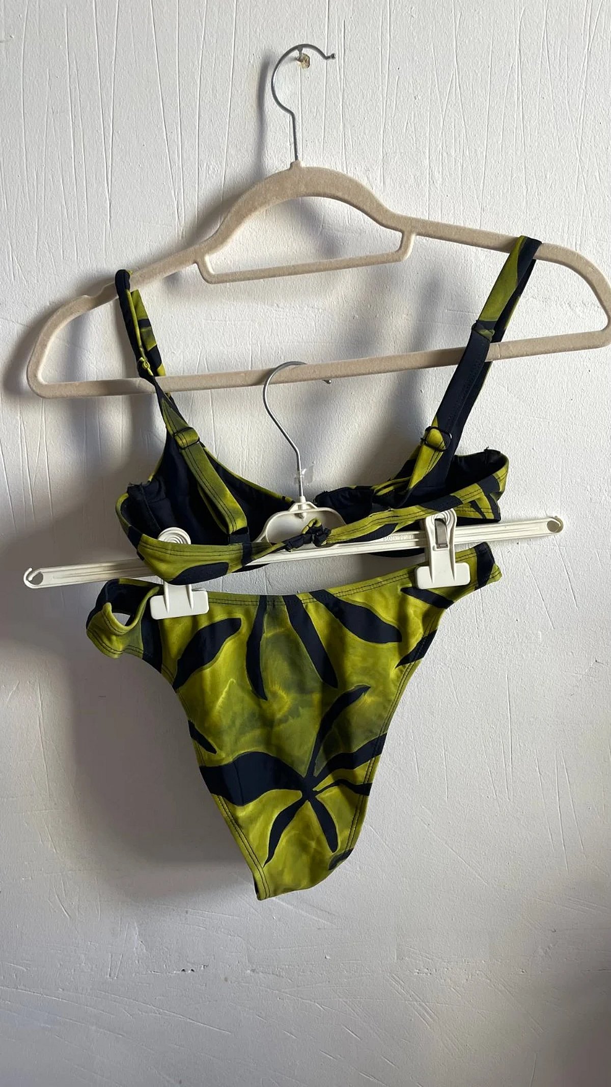 Conjunto de bikini con estampado abstracto - photo 3