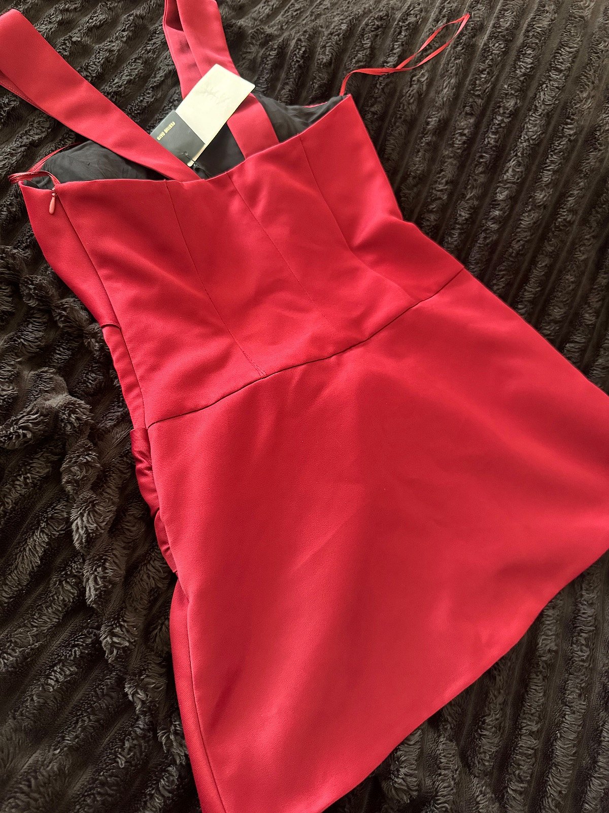Mini-vestido de cetim cor de Borgonha - photo 2