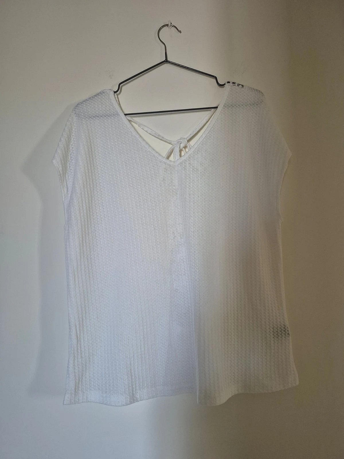 Top bianco con dettagli all'uncinetto sul retro - photo 3