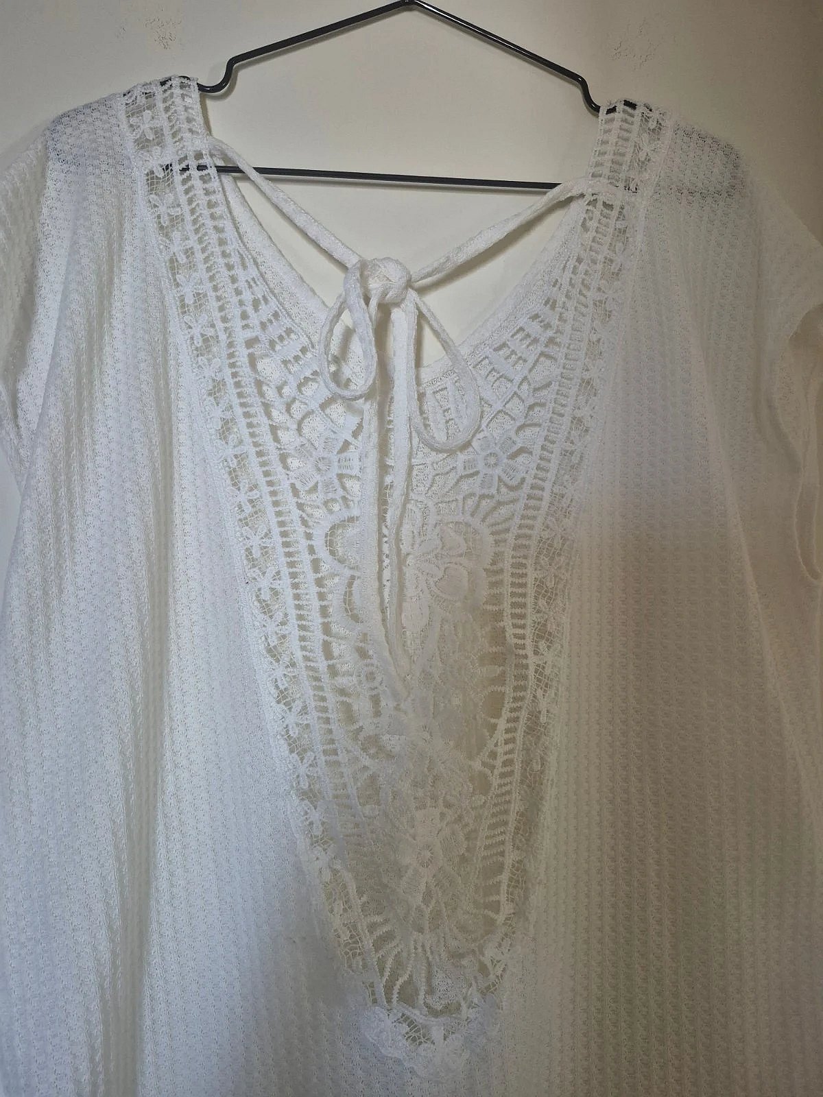 Top bianco con dettagli all'uncinetto sul retro - photo 2
