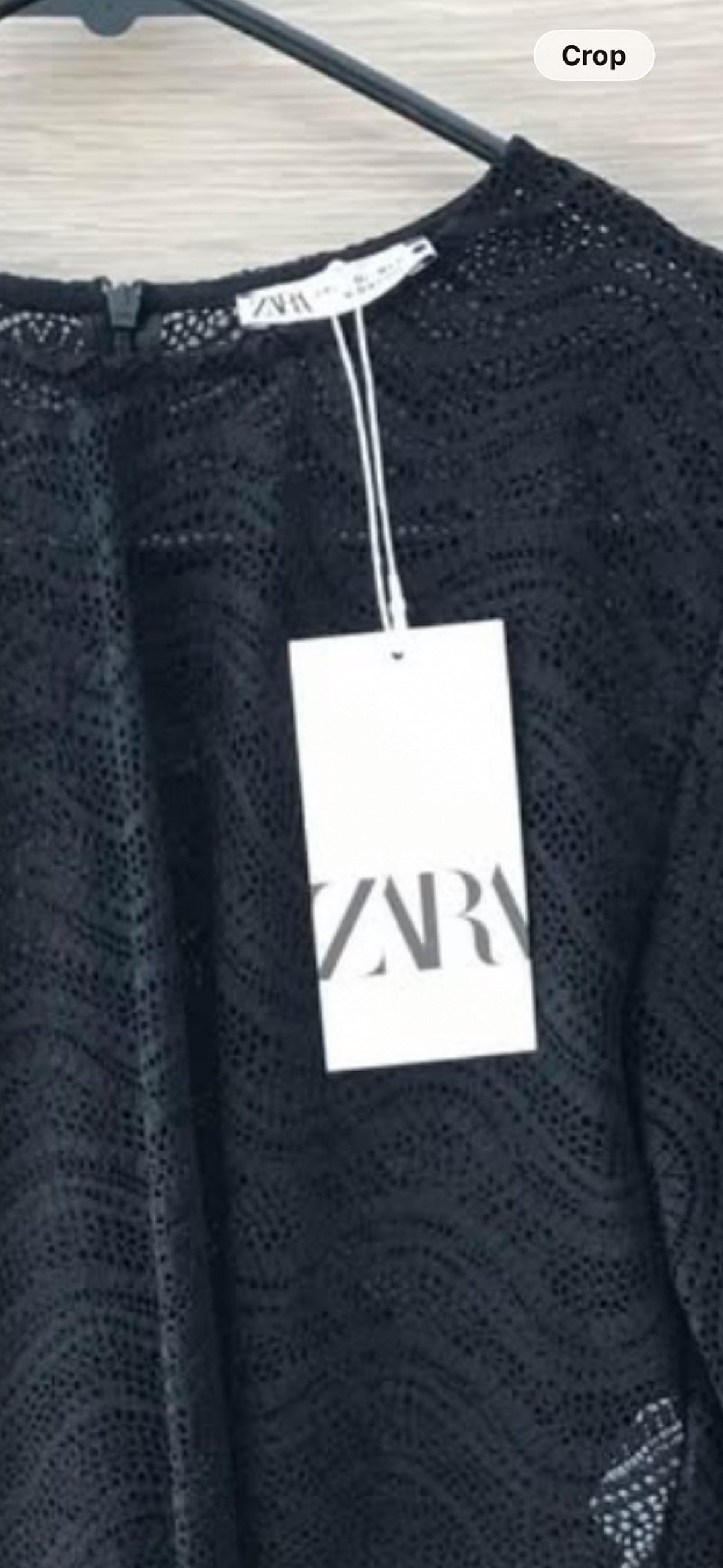 Top de manga comprida em renda preta da Zara - photo 3
