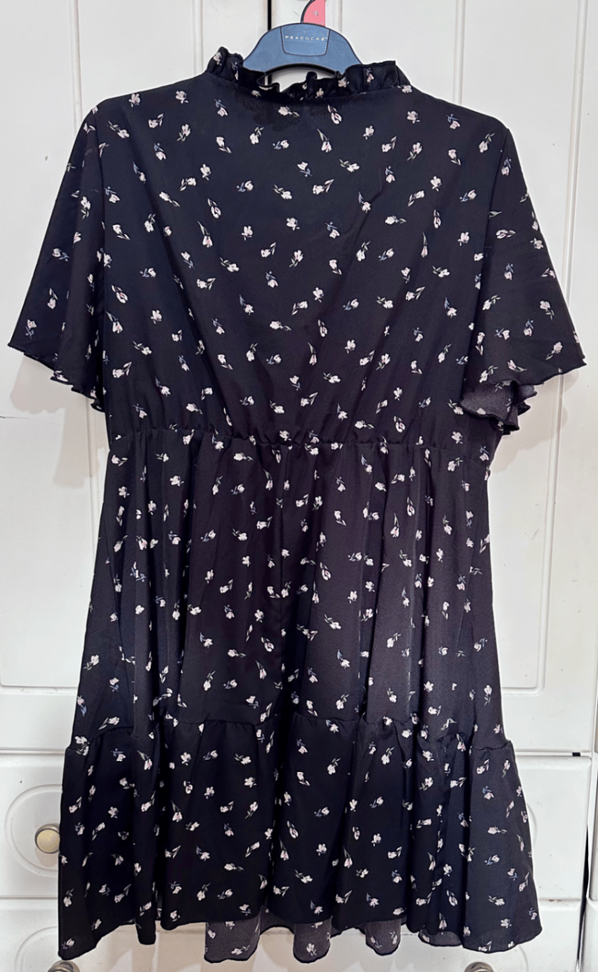 Minivestido floral con volantes y capas - photo 2