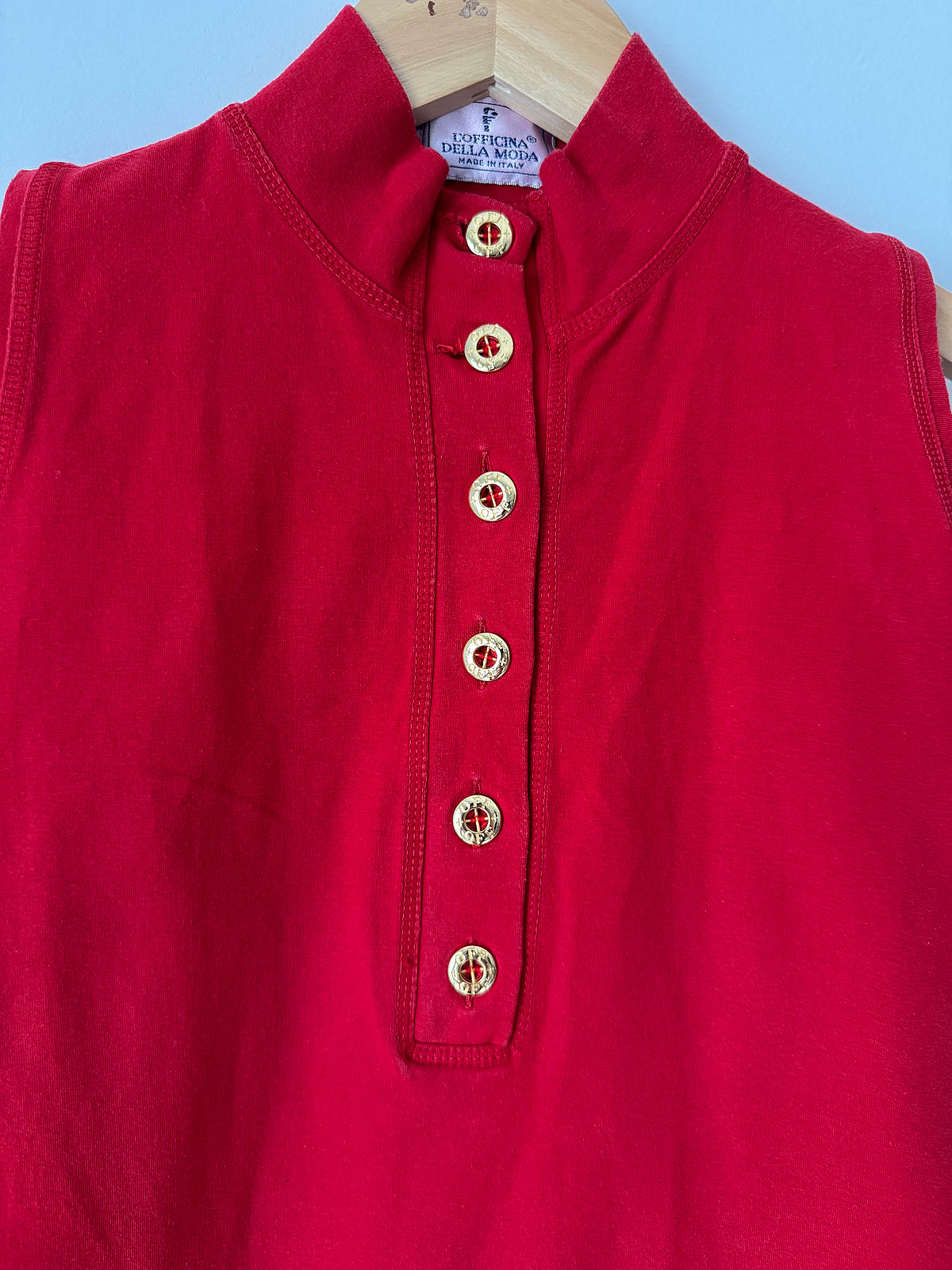 Body rosso senza maniche con colletto e bottoni in stile marinaro - photo 4
