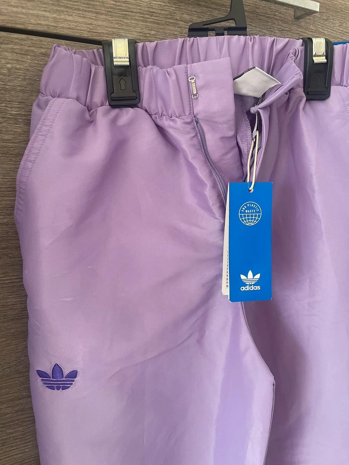 Pantijiet Vjola Adidas b'Saqajn Wiesgħa - photo 3