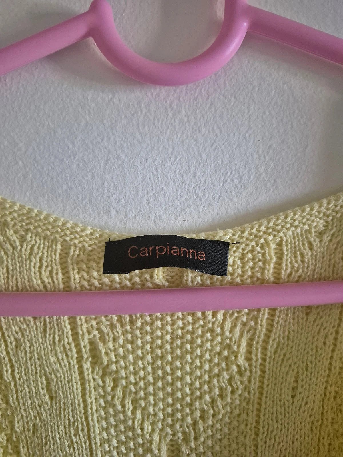 Chaleco de punto trenzado en color amarillo pálido - photo 3