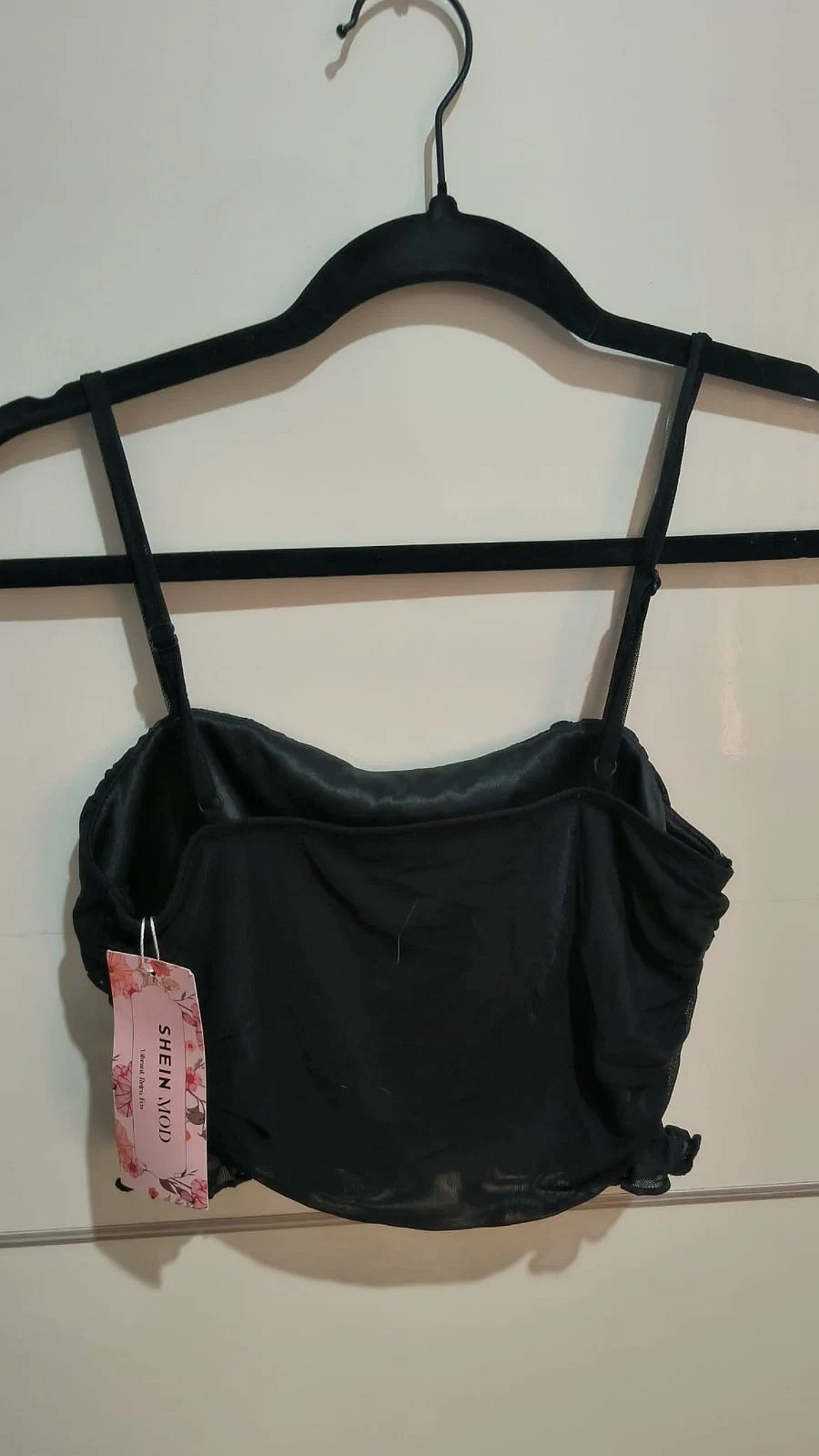Top corto de malla negra con fruncidos - photo 2