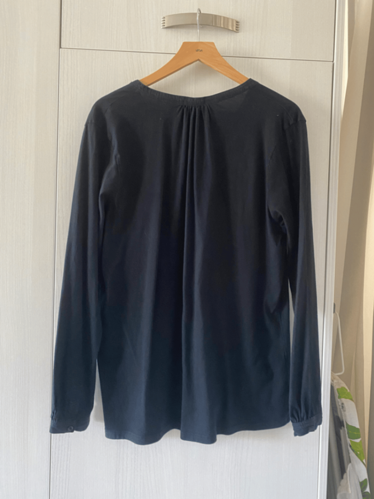Maglia blu navy a maniche lunghe con tasche - photo 2