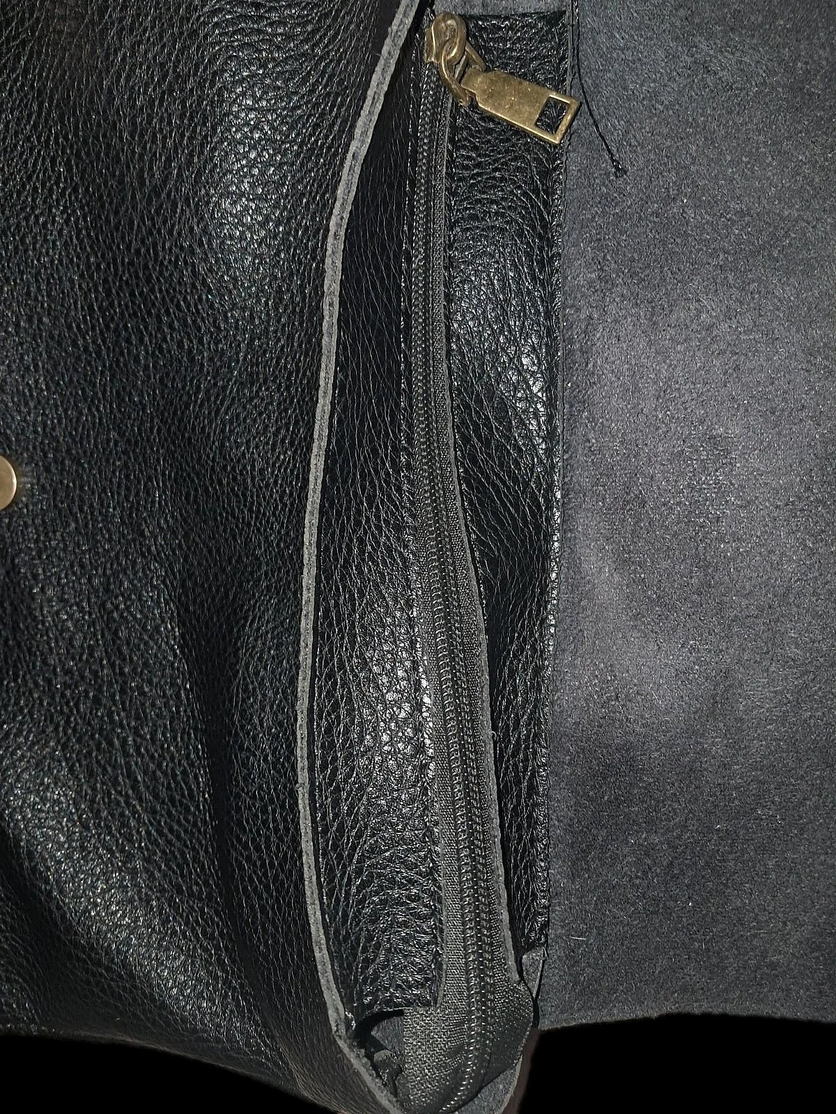 Backpack tal-Ġilda Artifiċjali Iswed b'Ċikkulata (Stil Minimalista) - photo 3