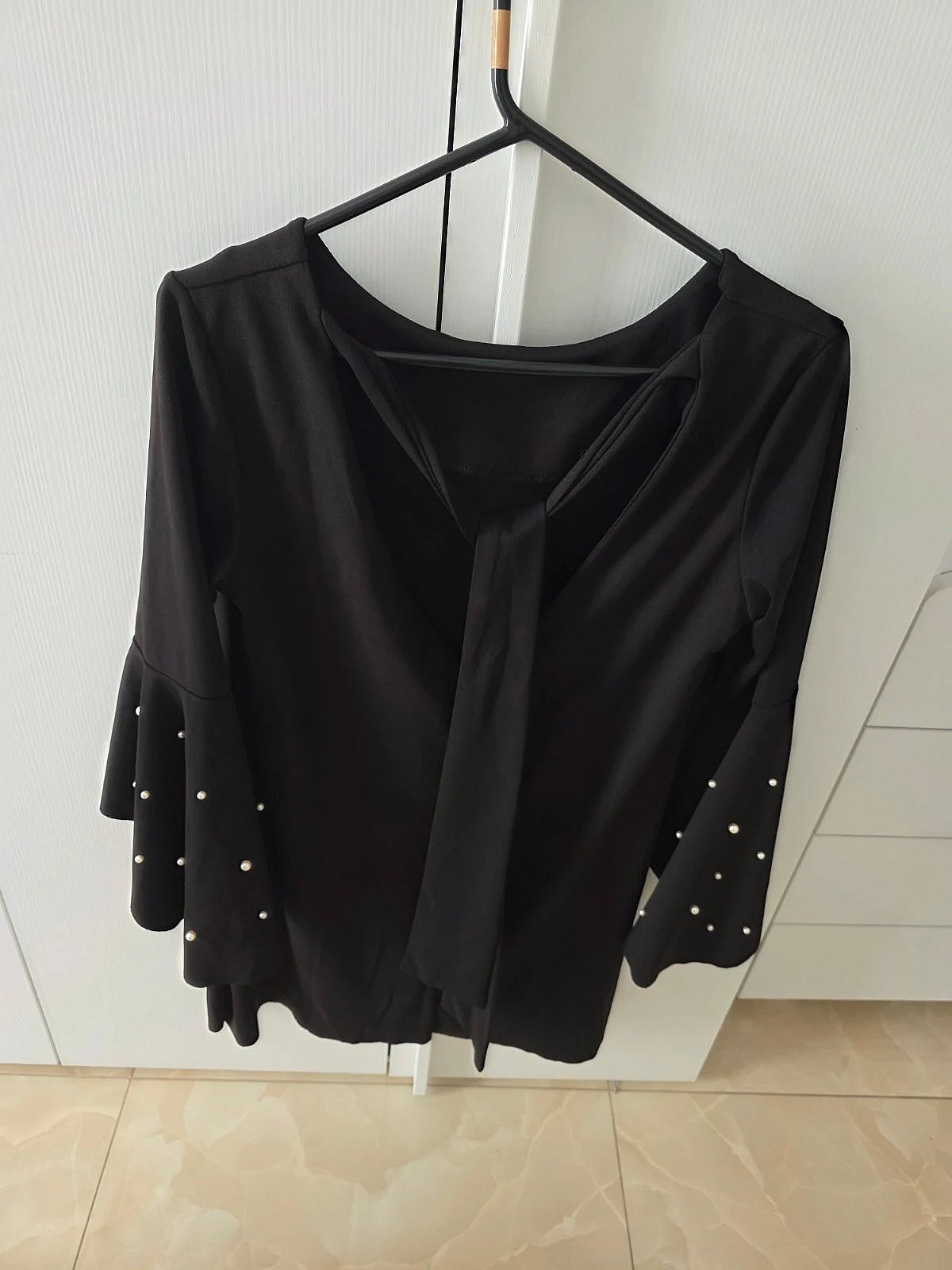 Black dress with pearl sleeves - photo 2