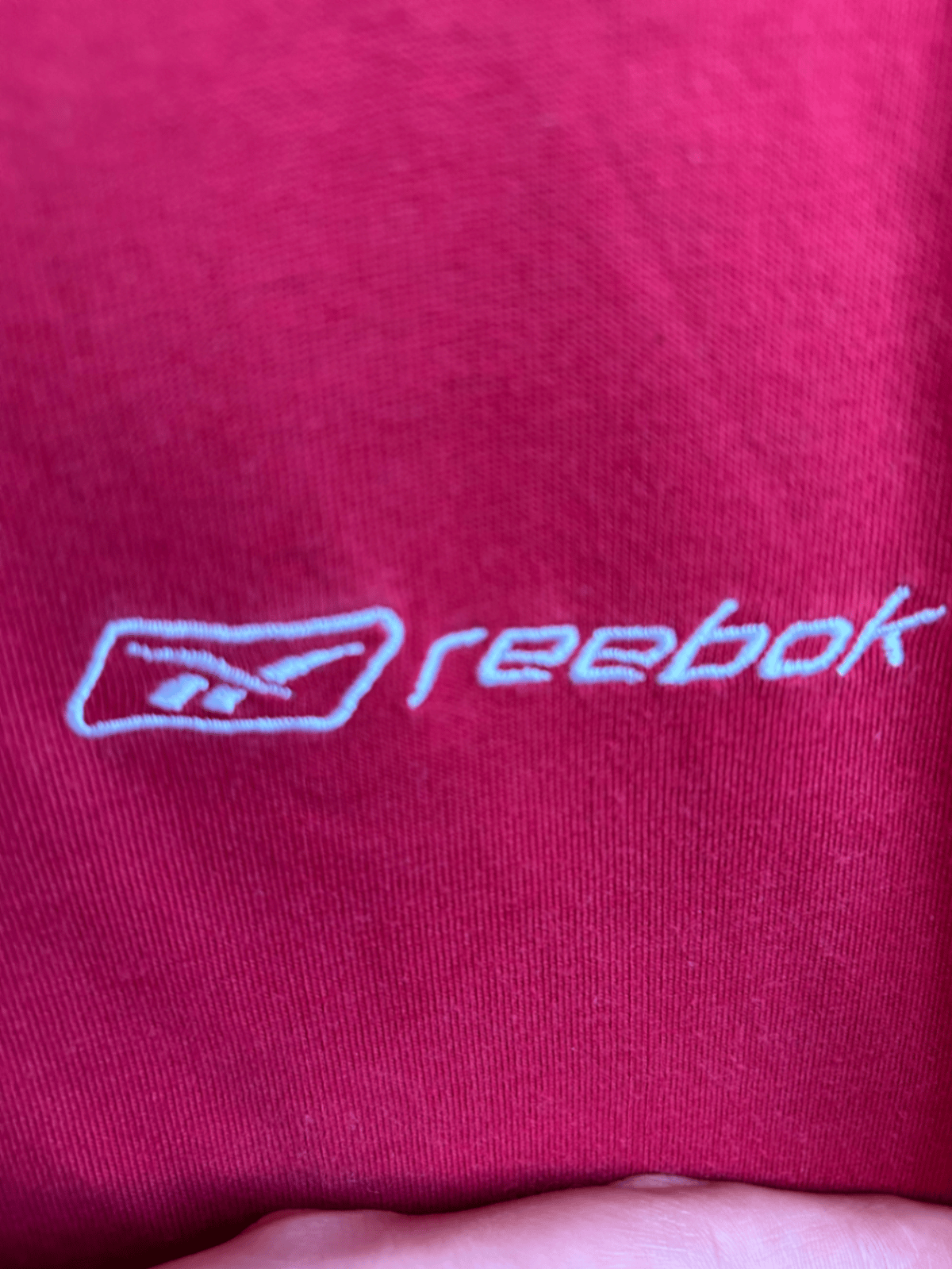 Camiseta con cuello en V de Reebok - photo 4