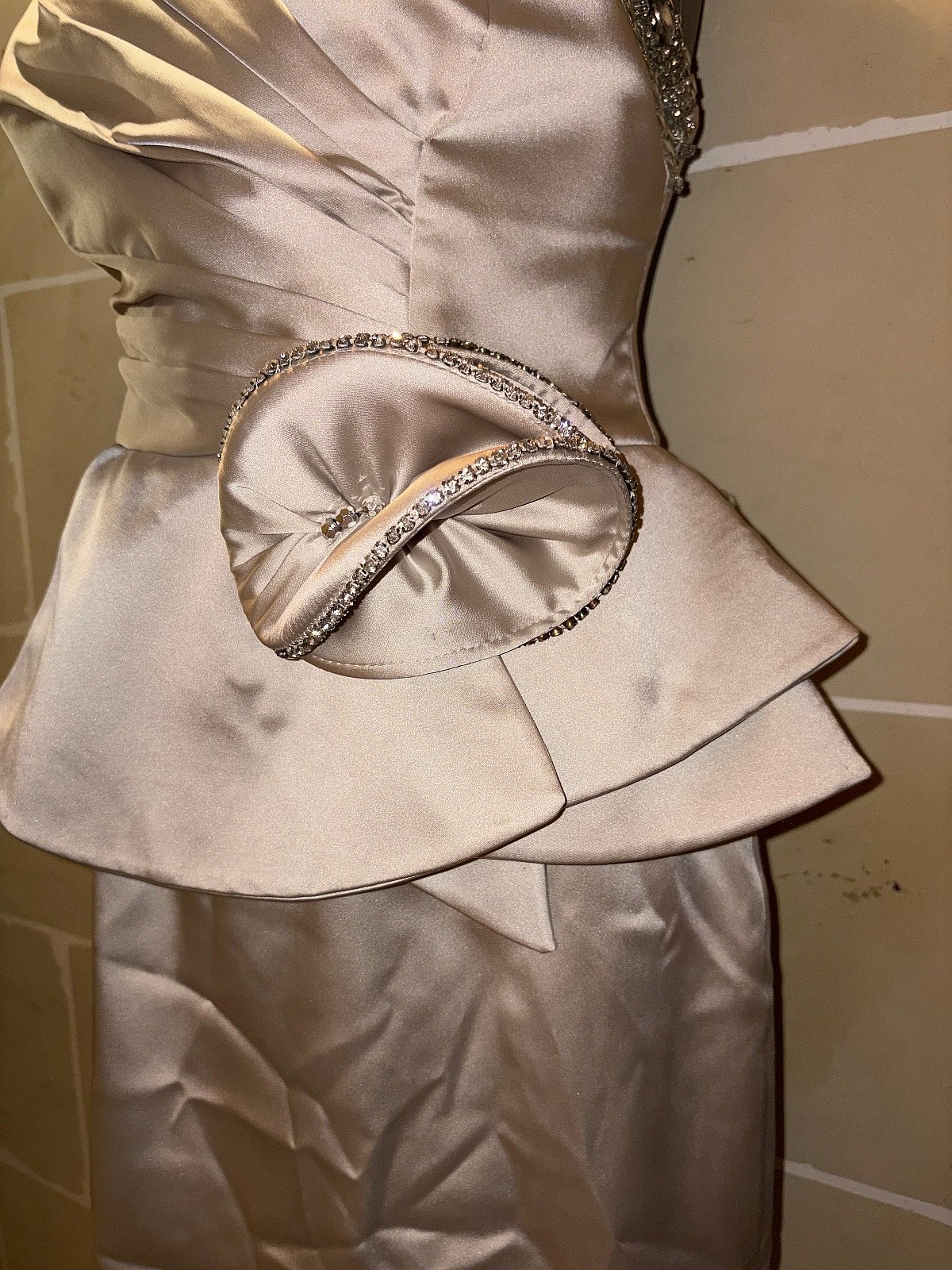 Champagne Satin Peplum Formal Dress EU42 - photo 2