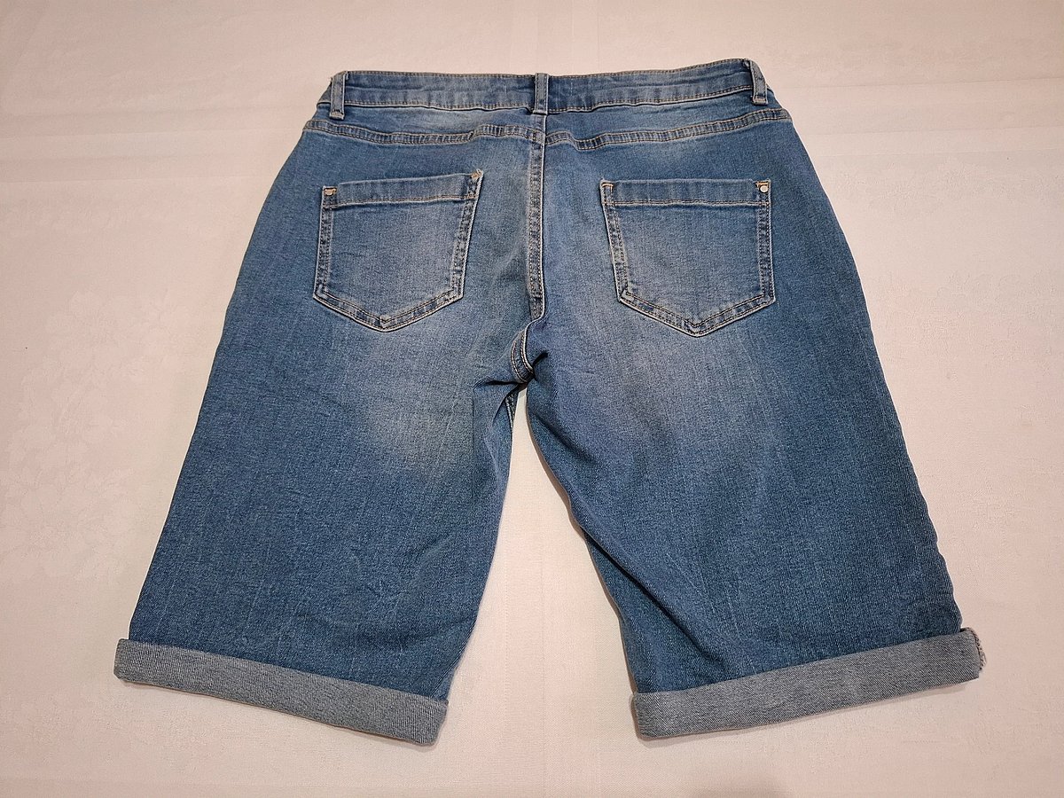 Pantalones cortos vaqueros bordados de Dorothy Perkins - Completamente nuevos - photo 3