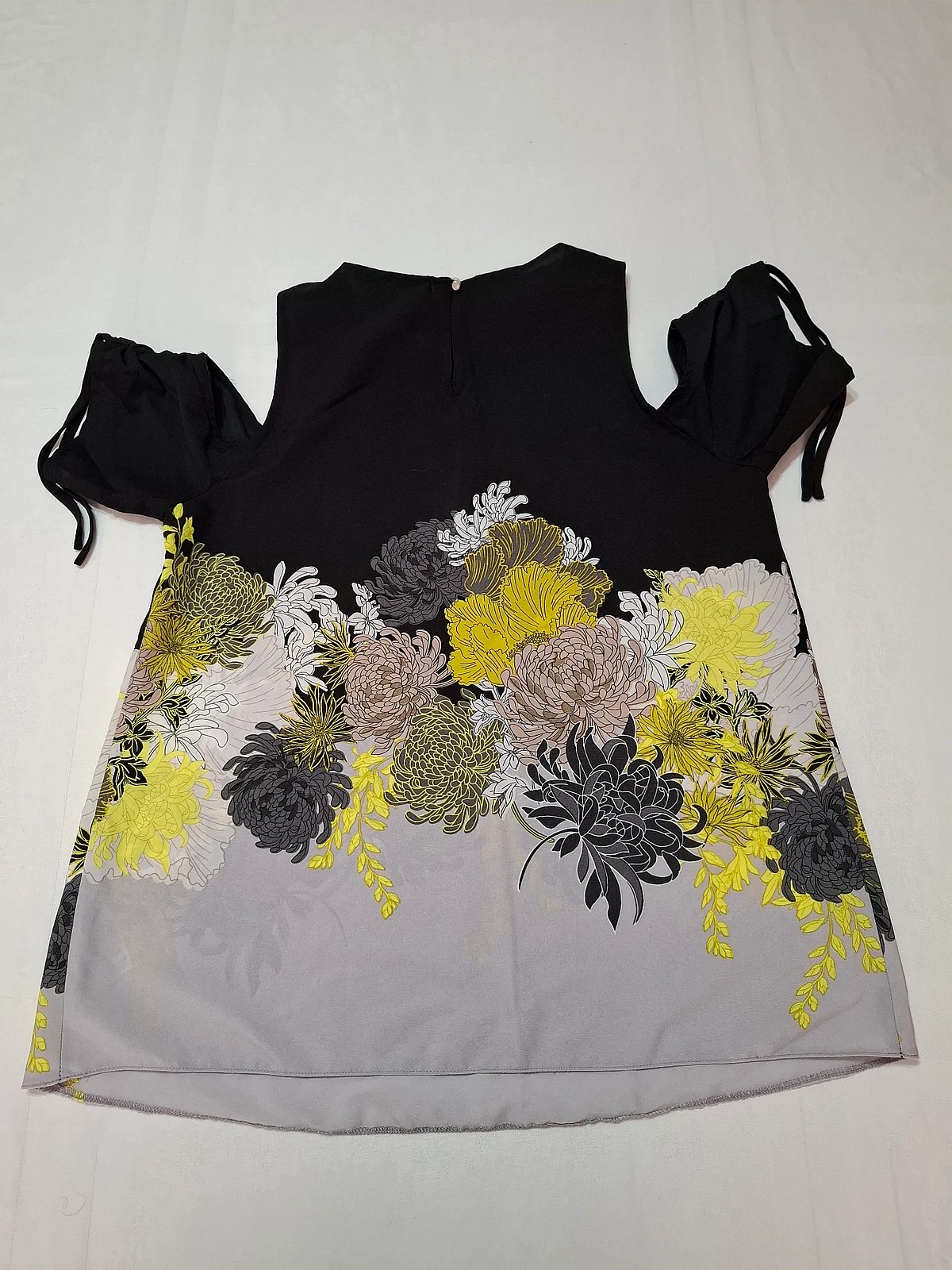 Top floral con hombros descubiertos de Dorothy Perkins - Completamente nuevo - photo 3