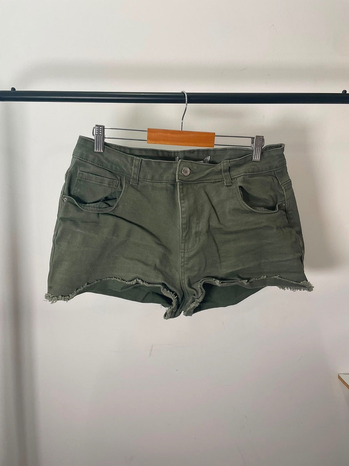 Frayed Hem Green Shorts - photo 4