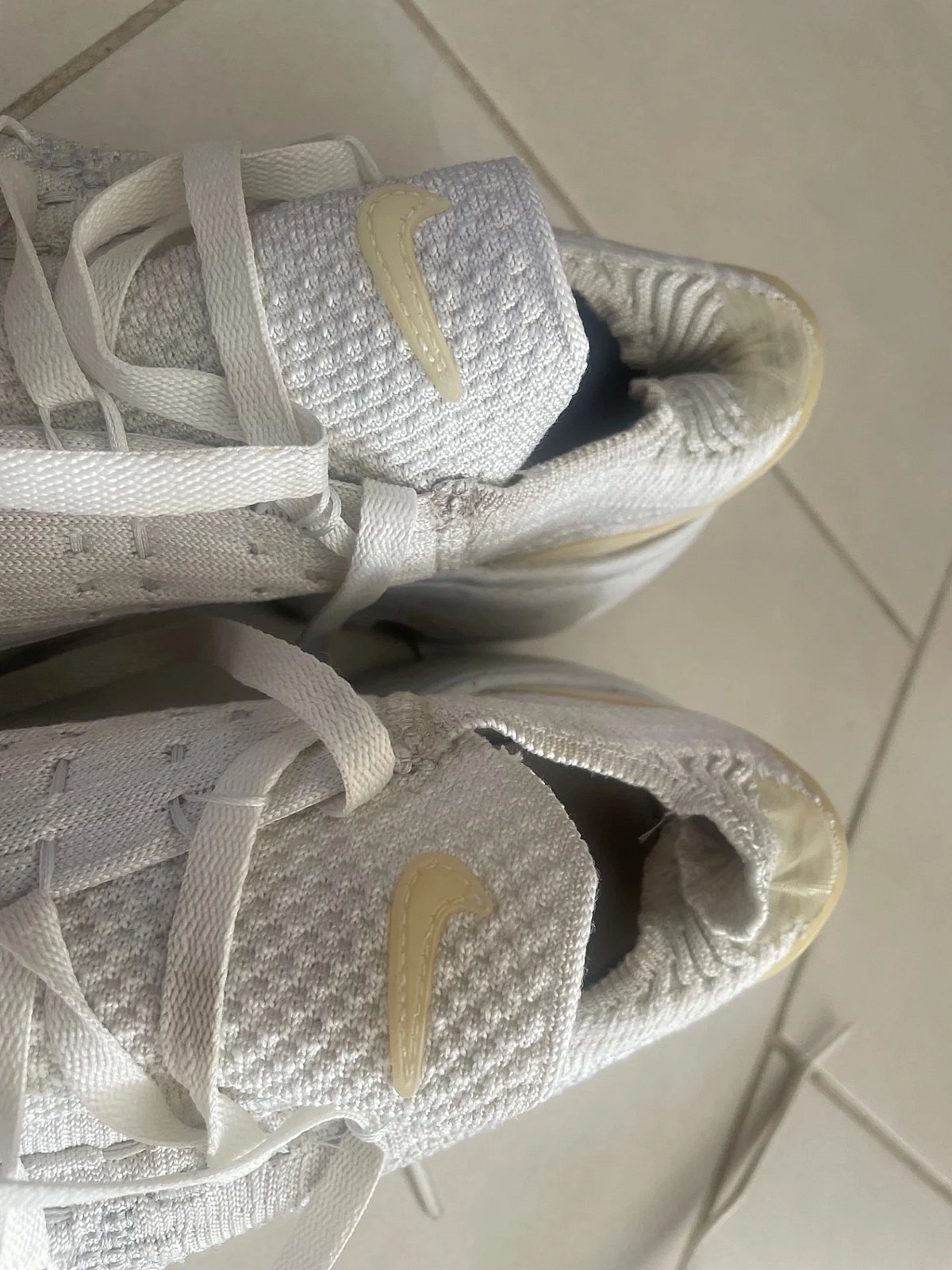Zapatillas deportivas Nike con plataforma y tejido de punto en color blanco - photo 3