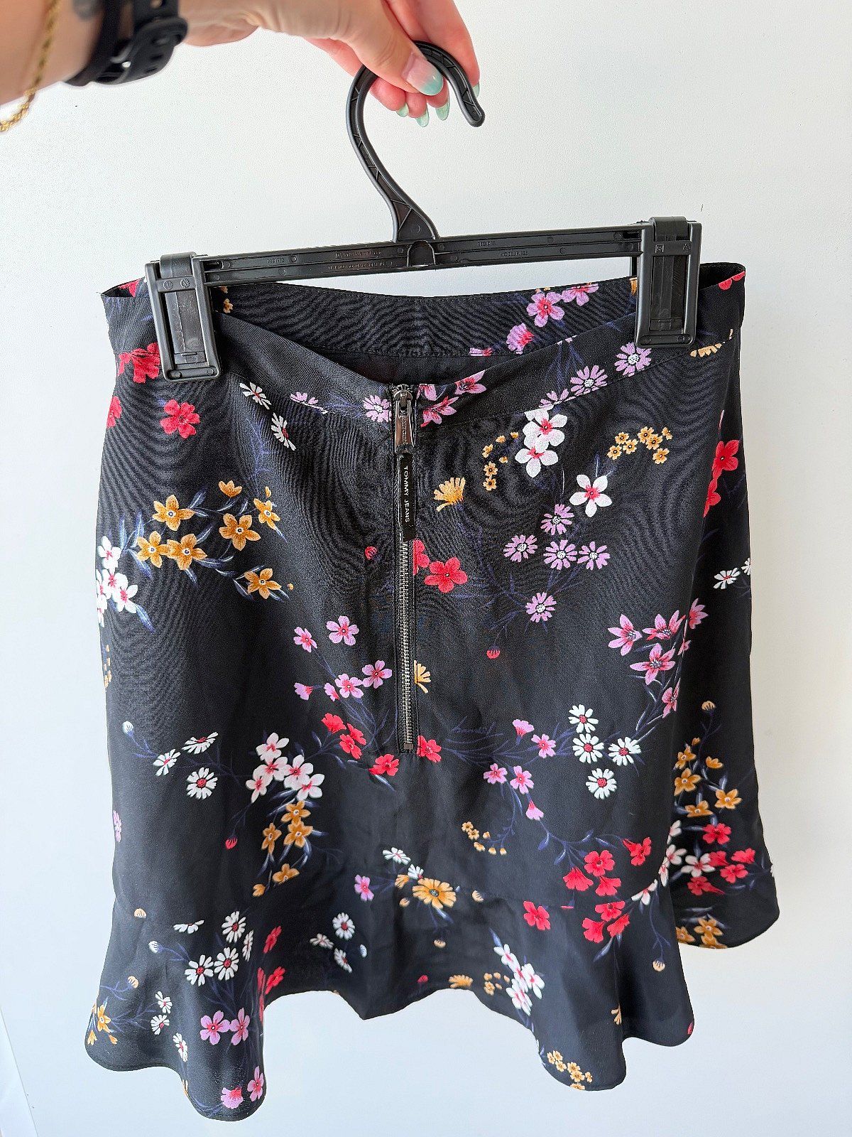 Falda con estampado floral de Tommy Jeans - photo 2