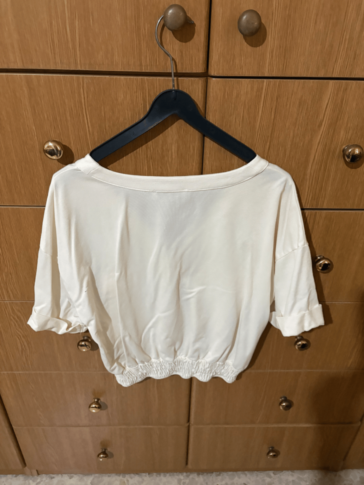 Blusa corta color crema de Bershka - photo 2