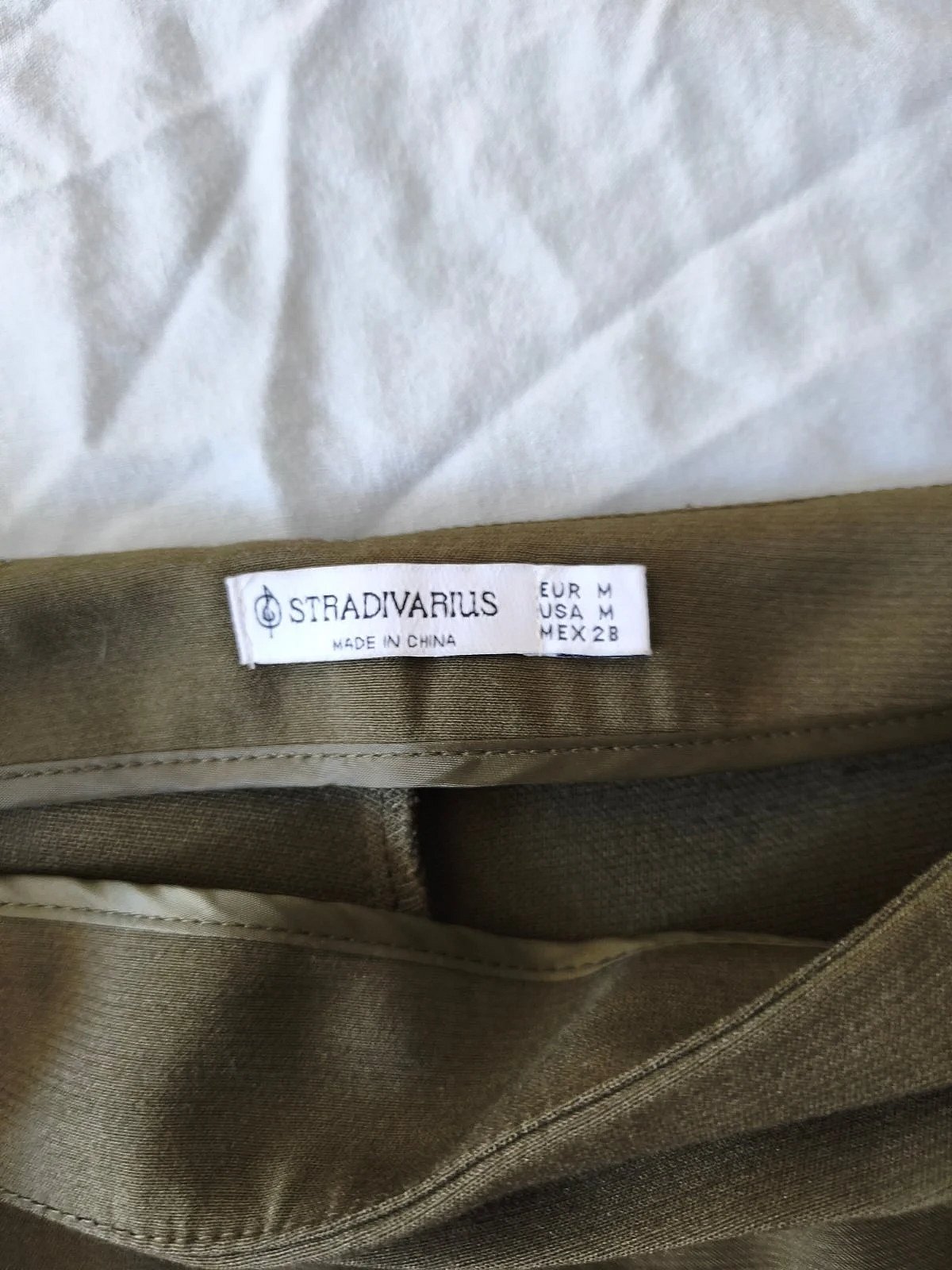 Skort Aħdar Żebbuġa ta' Stradivarius - photo 3