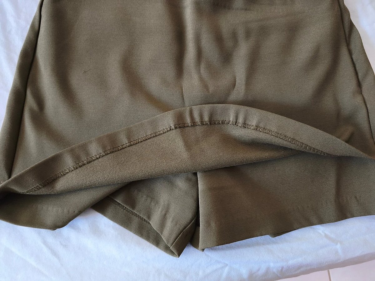 Skort Aħdar Żebbuġa ta' Stradivarius - photo 2