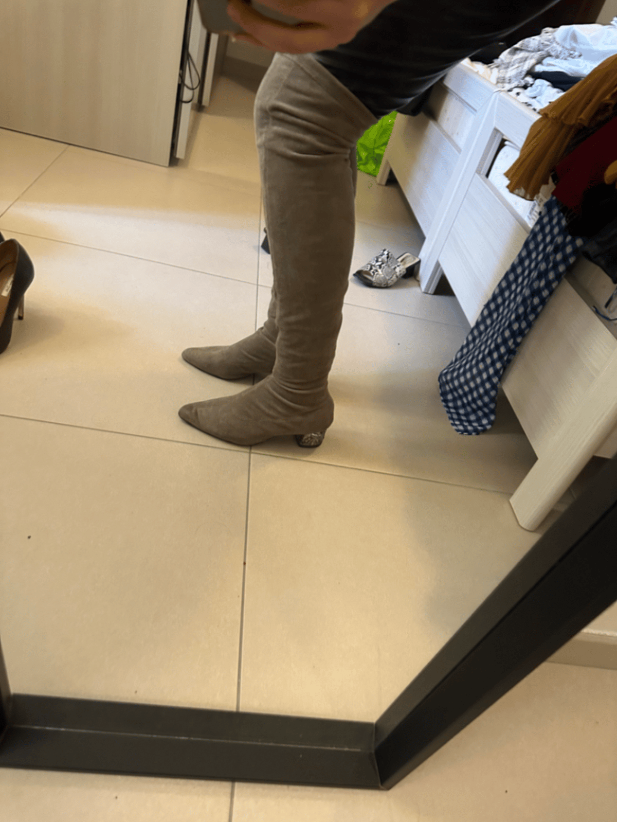 Eleganti stivali grigi sopra il ginocchio - photo 2