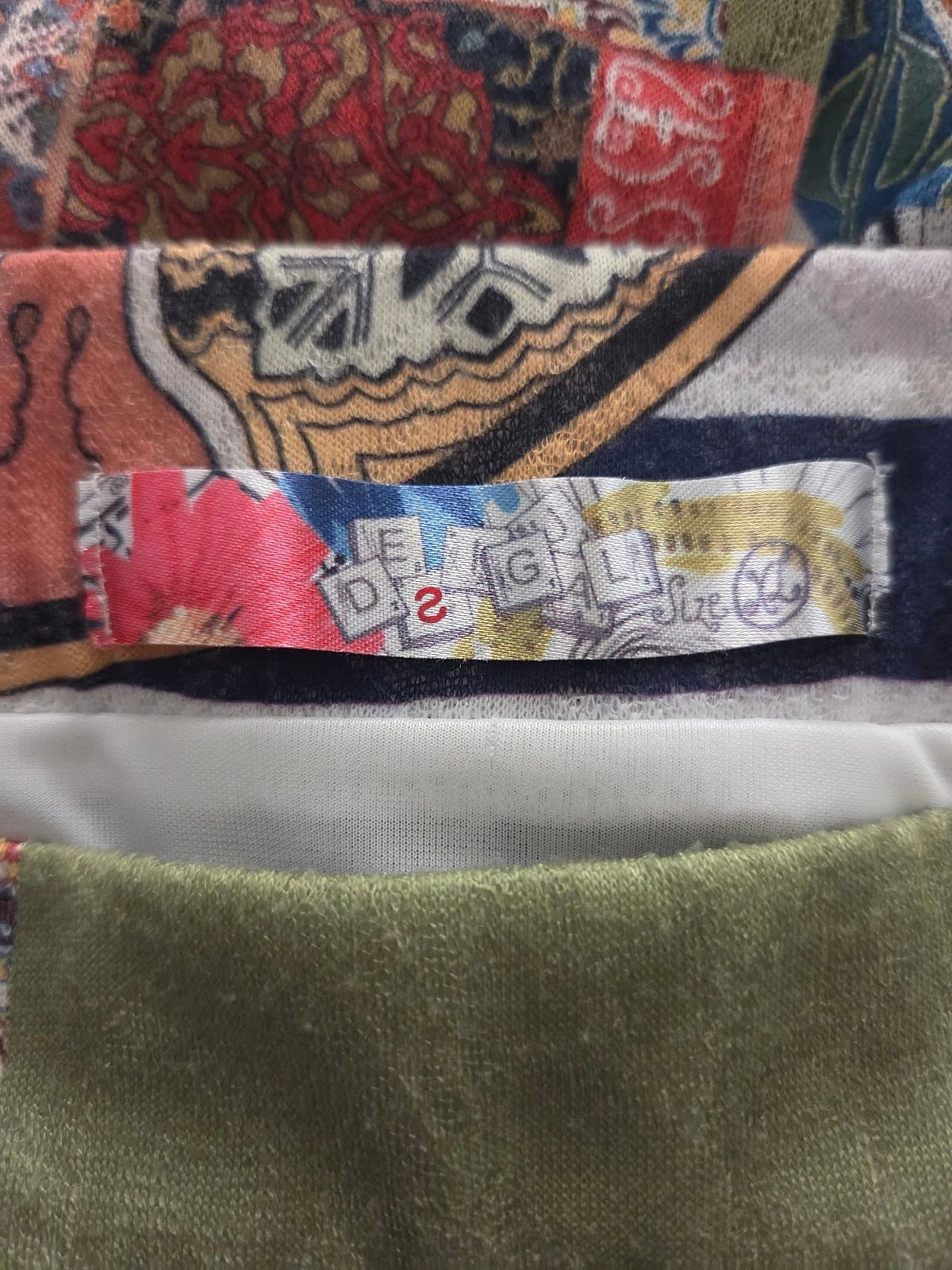 Pakkett ta' top u żewġ dbielet b'disinji ikkuluriti Desigual - photo 7