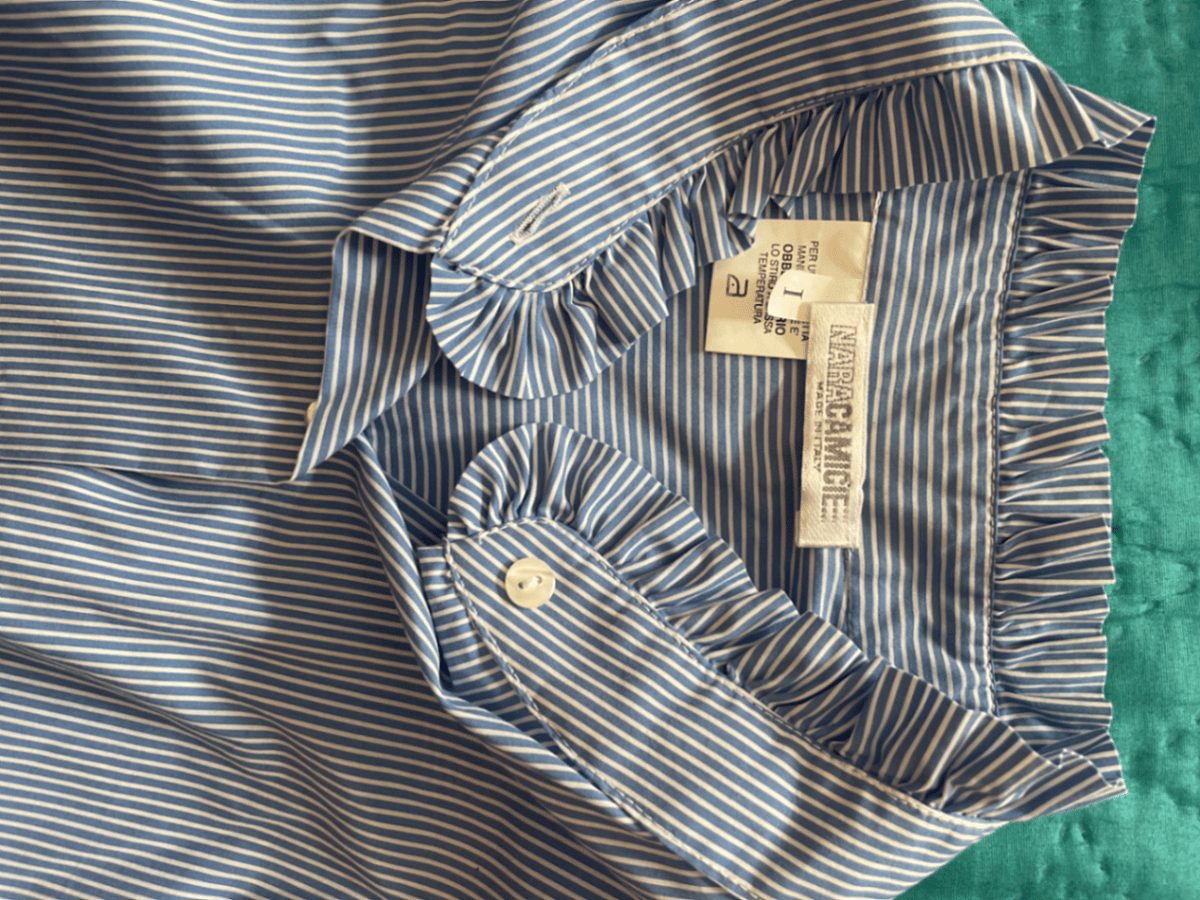 Qmis Blu b'Għonq Ruffle Striped - photo 3