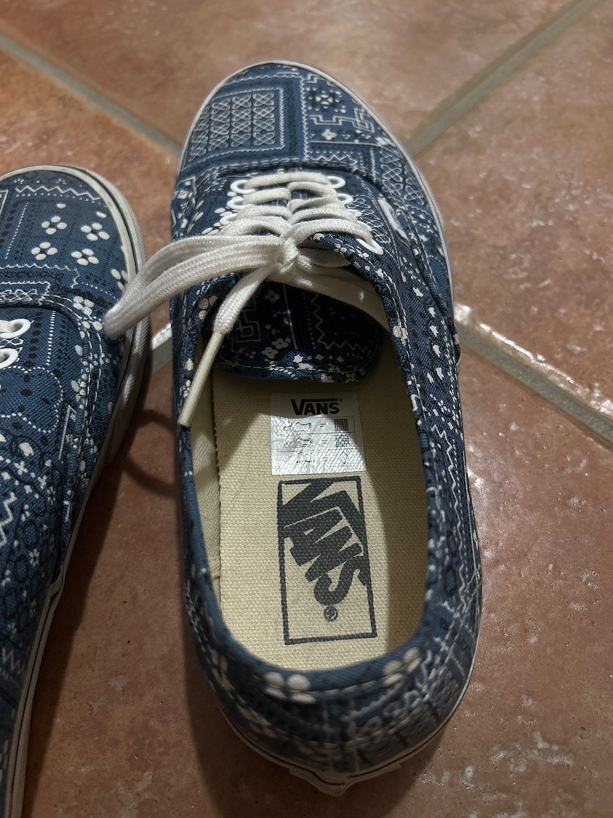 Żraben tal-Kanvas bi Stampa ta' Bandana ta' Vans - photo 3