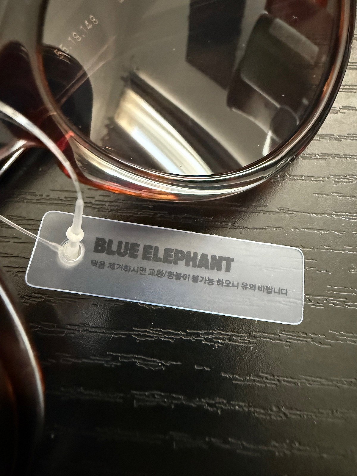 Nuċċalijiet tax-xemx Blue Elephant (mill-Korea) - photo 6