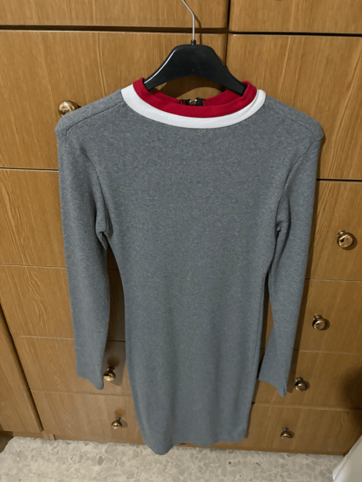 Vestido curto canelado com zíper frontal - photo 2